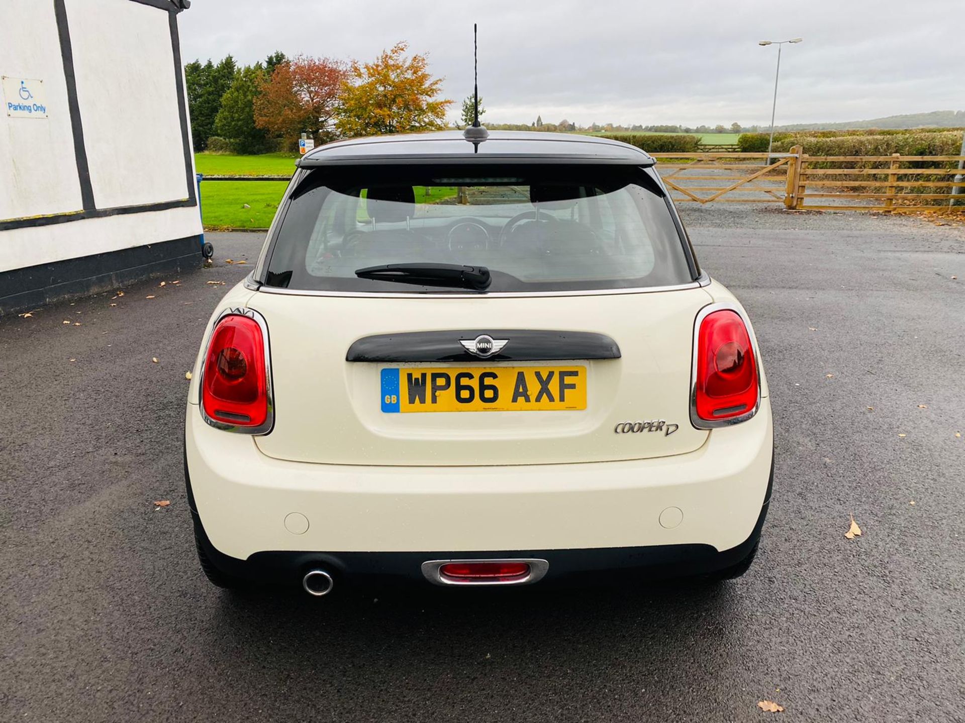 Mini Cooper D 1.5 Hatchback 2017 Model 66 Reg - Air Con - ULEZ Compliant - Image 11 of 33