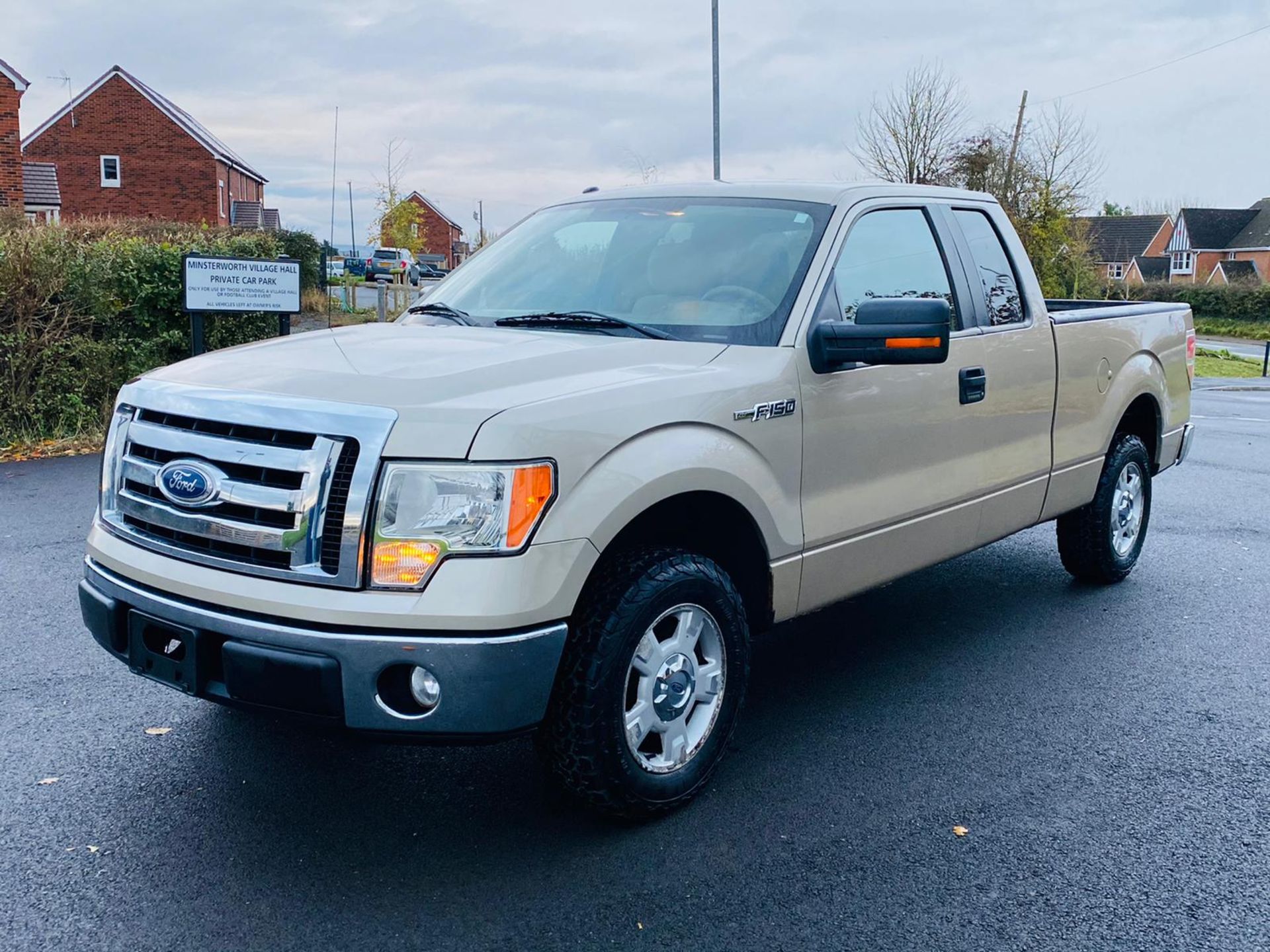 (RESERVE MET) Ford F-150 XLT 4.6L V8 Supercab - 2010 Year - 6 Seats - Fresh Imports - Image 3 of 39