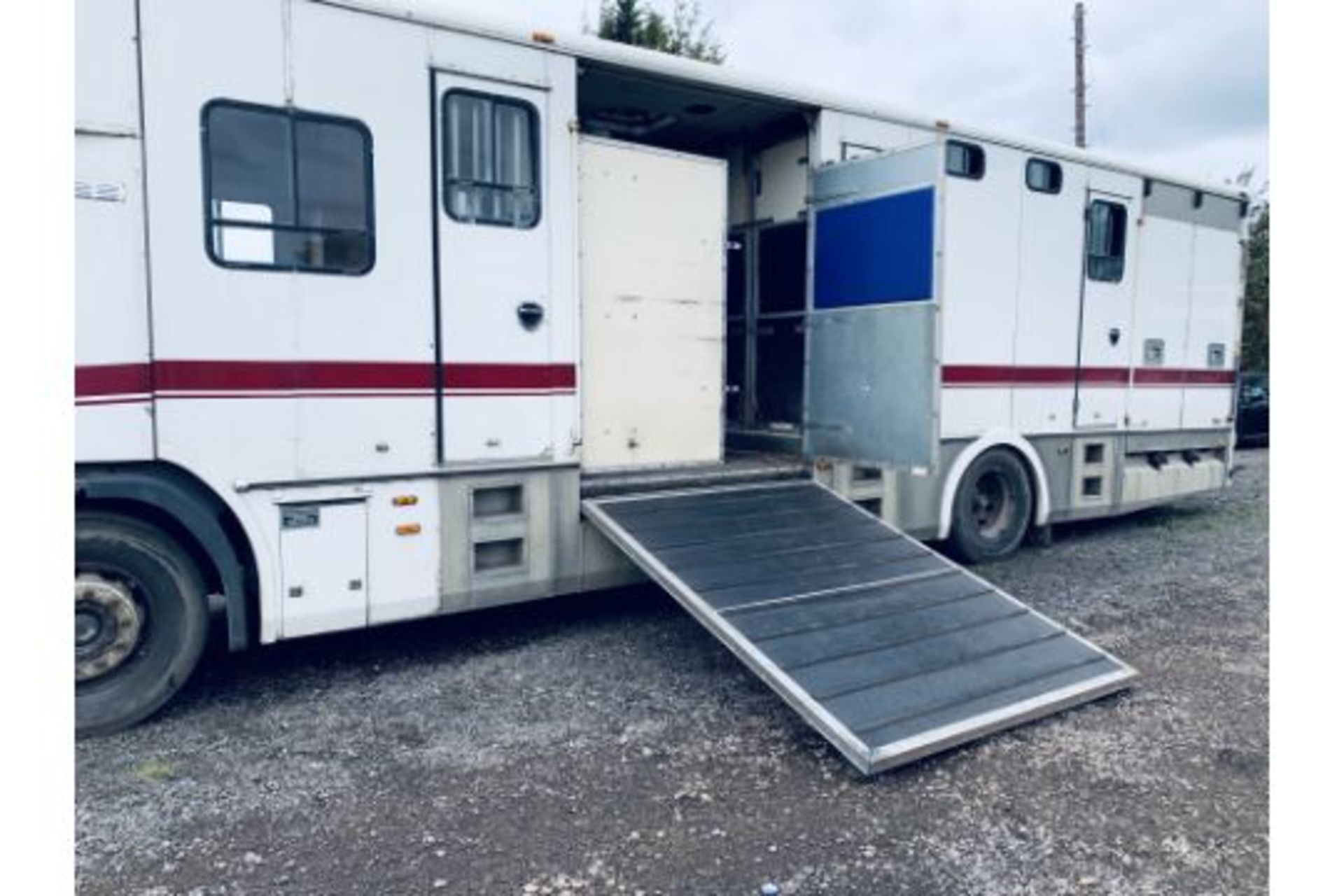 Scania 94D 260 'George Smith Built' Horsebox 2000 Reg - TOP SPEC - Image 9 of 28