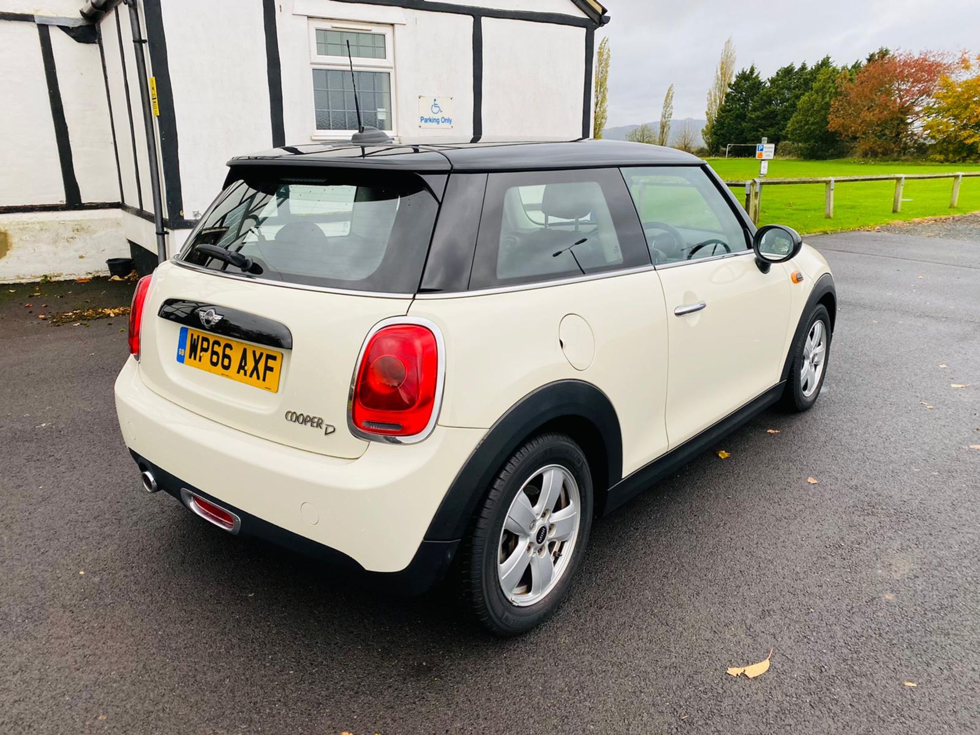 Mini Cooper D 1.5 Hatchback 2017 Model 66 Reg - Air Con - ULEZ Compliant - Image 4 of 33