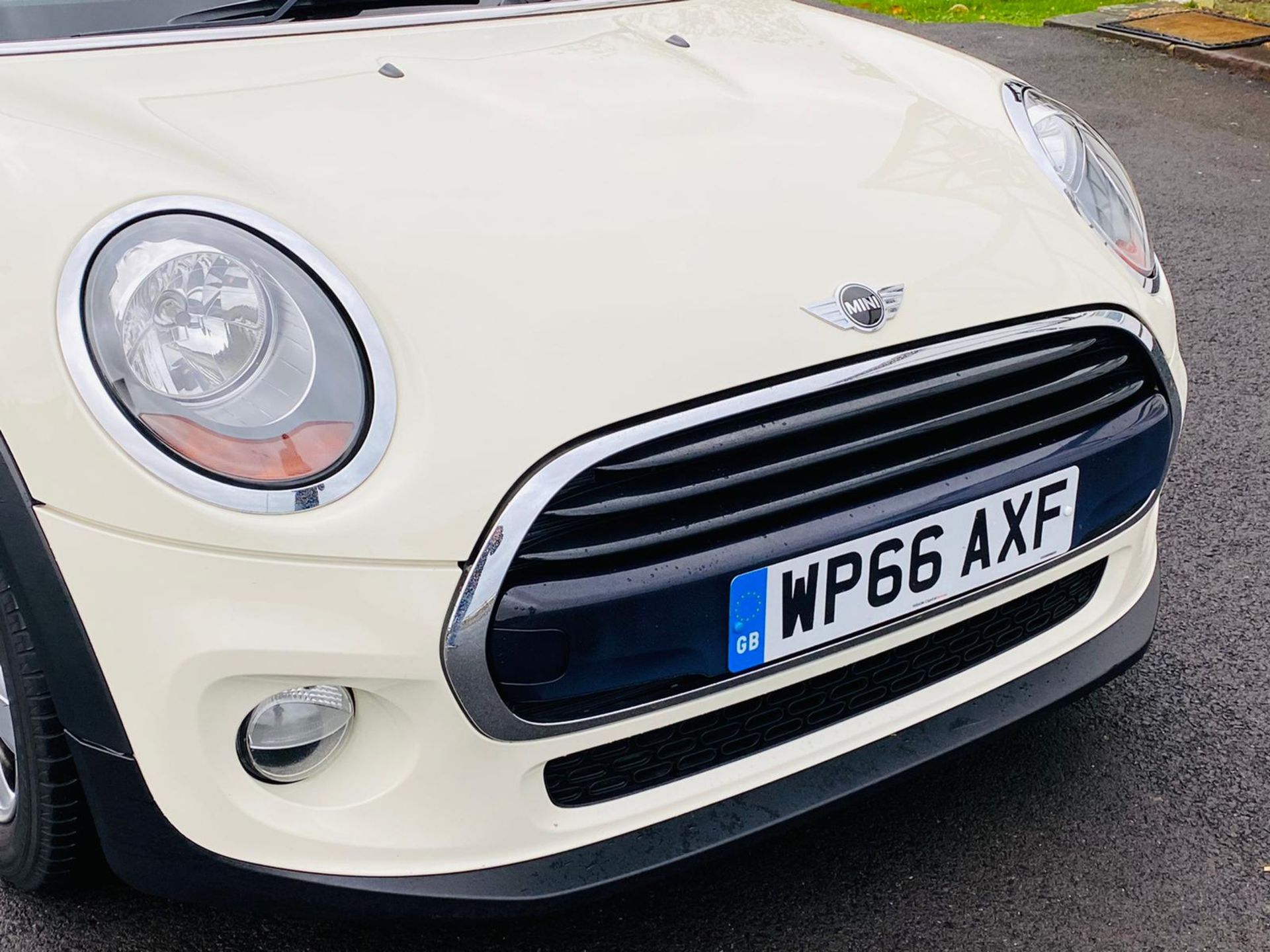 Mini Cooper D 1.5 Hatchback 2017 Model 66 Reg - Air Con - ULEZ Compliant - Image 10 of 33