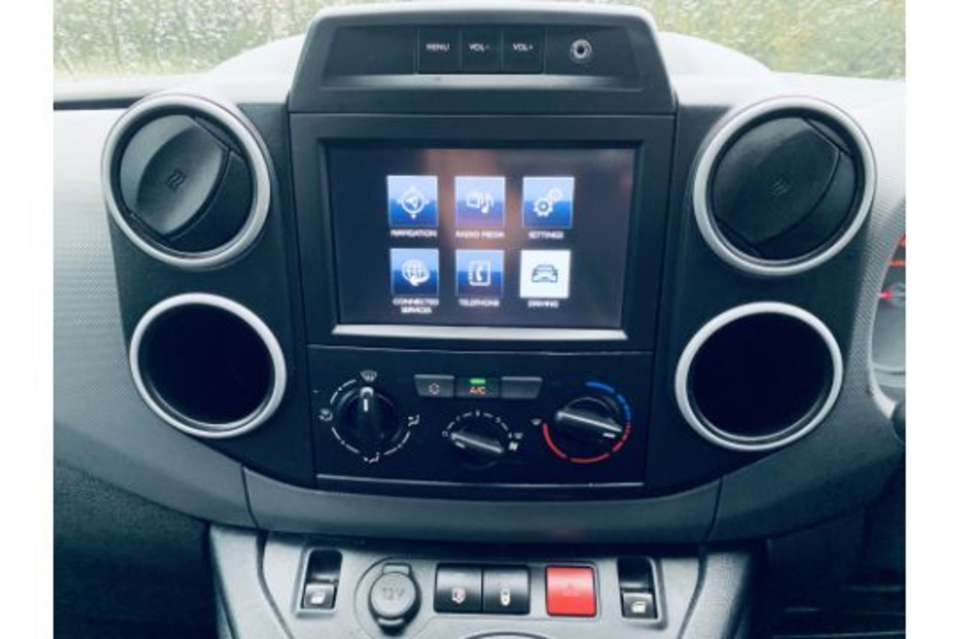 Peugeot Partner 1.6 HDI Professional - 2018 Model - Sat Nav - Air Con - 1 Owner - Image 18 of 22