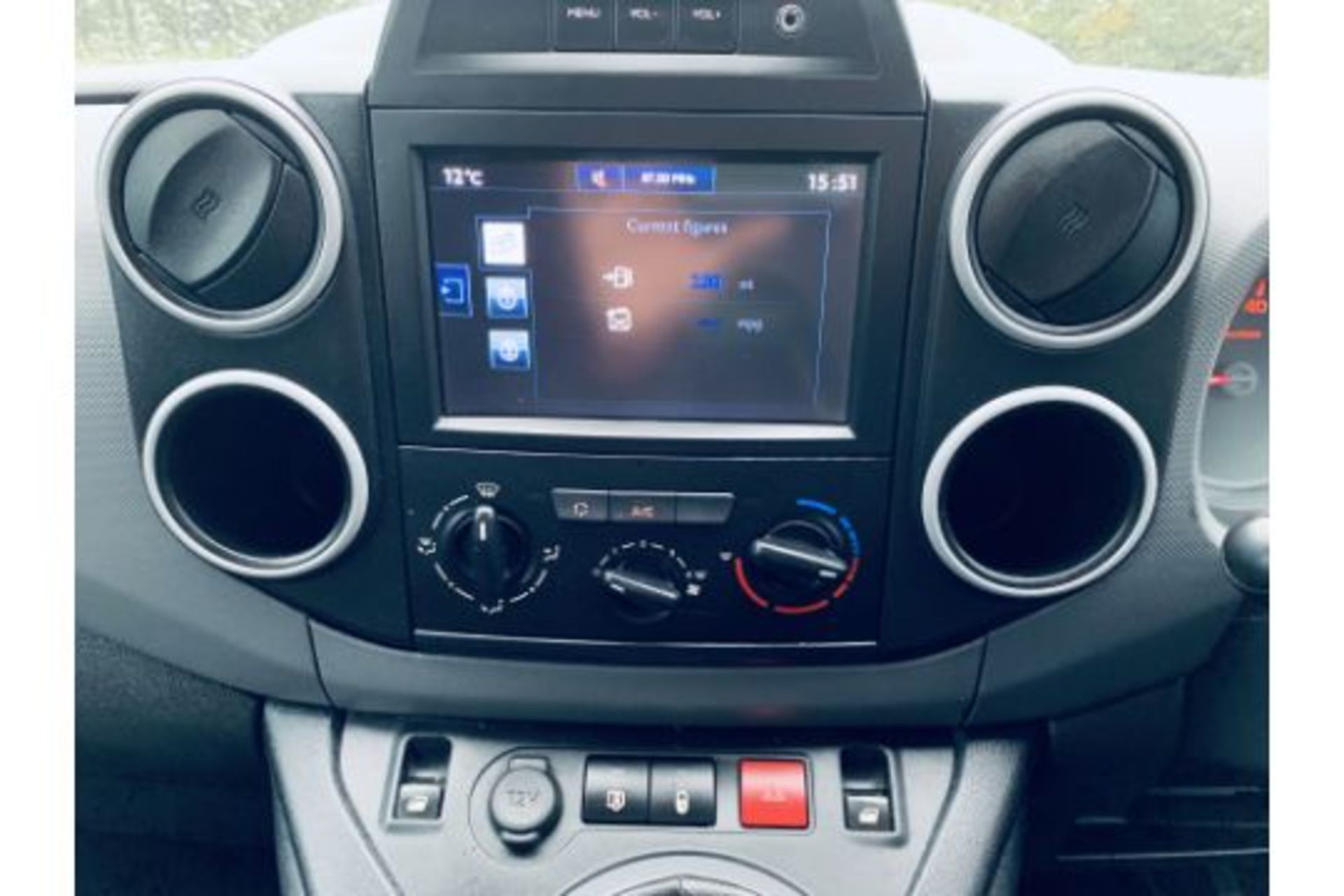 Peugeot Partner 1.6 HDI Professional - 2018 Model - Sat Nav - Air Con - 1 Owner - Image 19 of 22