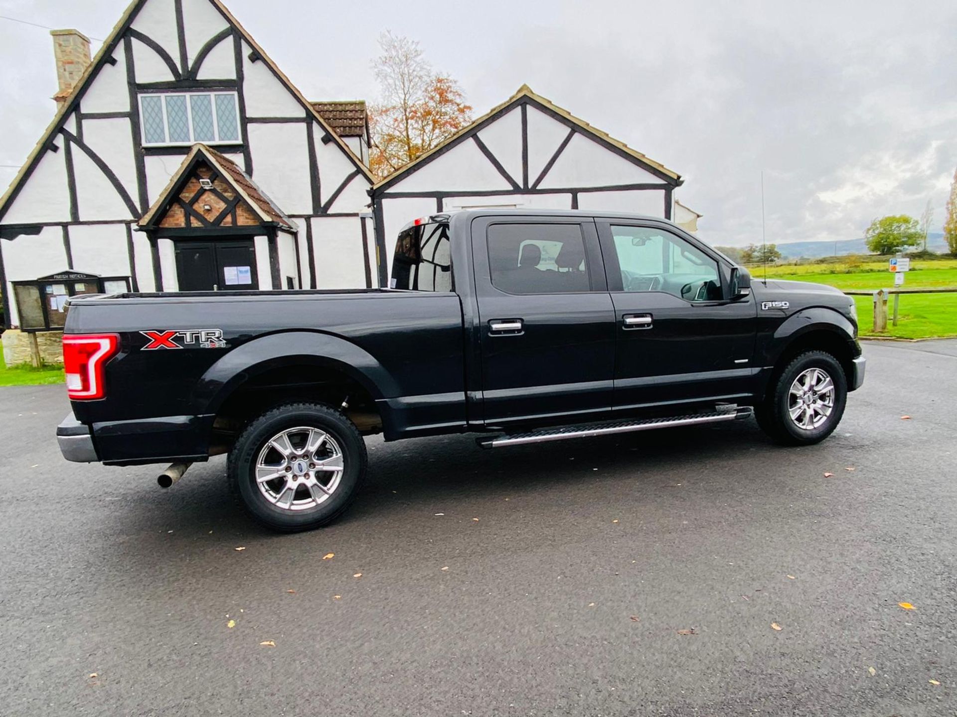 Ford F-150 3.5L V6 Ecoboost XLT Supercrew Cab XTR Spec 4x4 - 2015 Year - WOW! Fresh Import - Image 18 of 56