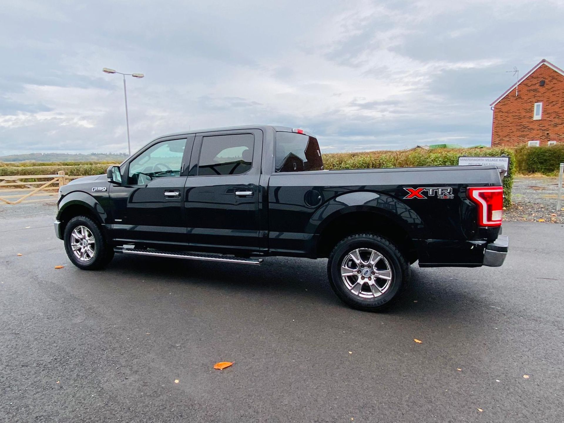 Ford F-150 3.5L V6 Ecoboost XLT Supercrew Cab XTR Spec 4x4 - 2015 Year - WOW! Fresh Import - Image 13 of 56