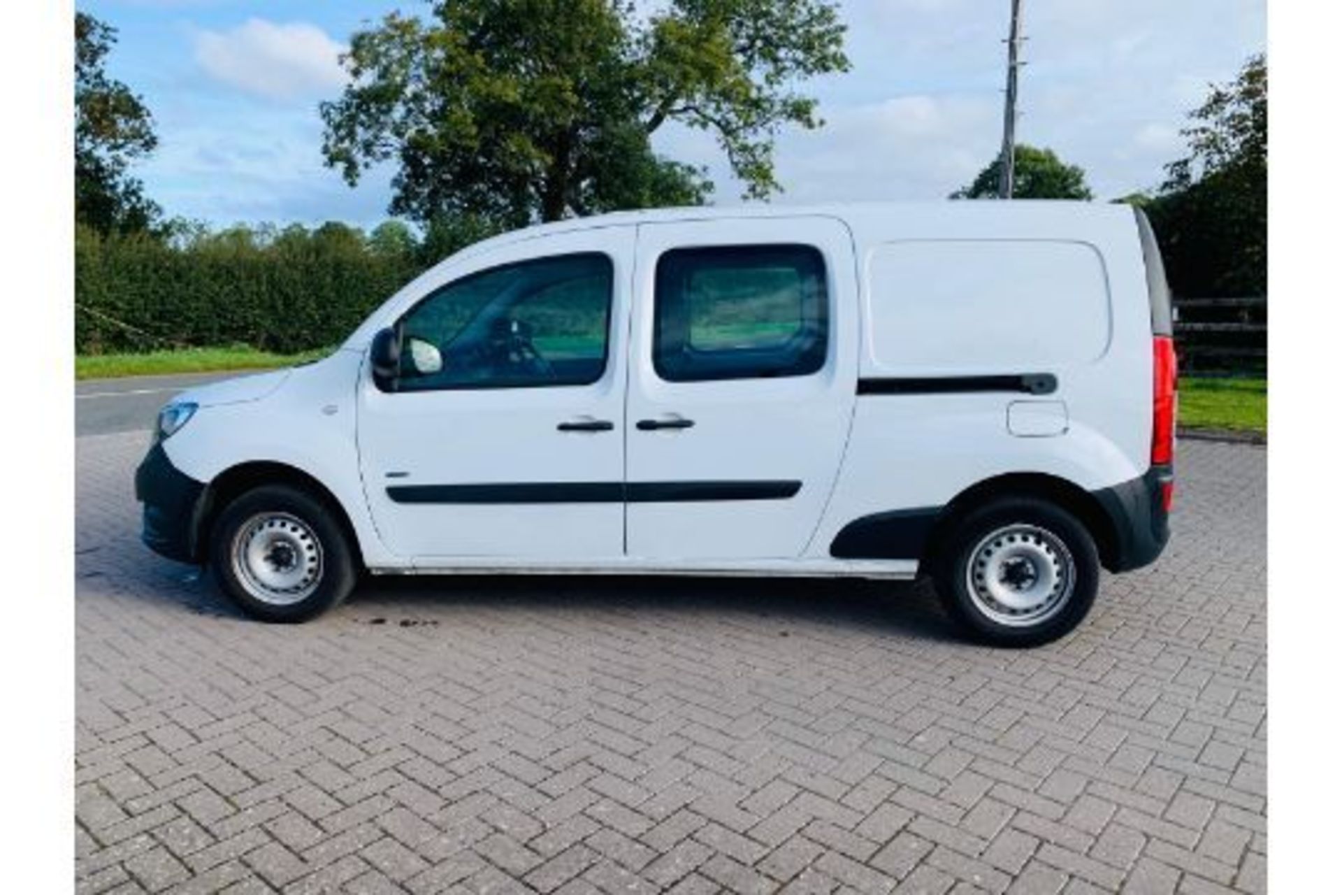 (Reserve Met)Mercedes Citan 1.5 109 CDI Dualiner Crew Van (5 Seats) - 2017 Model- XLWB - Image 8 of 25