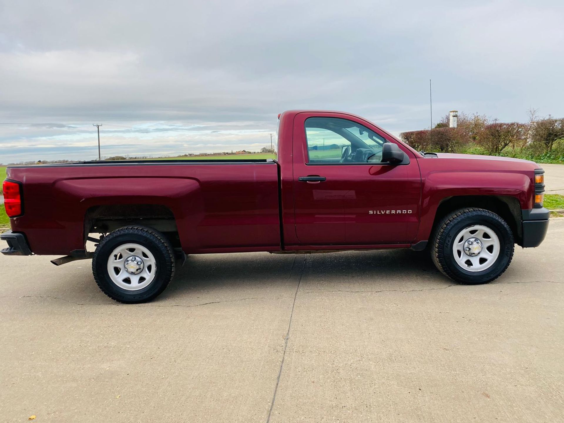 Chevrolet Silverado 1500 4.3L V6 2014 Year - Regular Cab - Air Con - Image 10 of 30