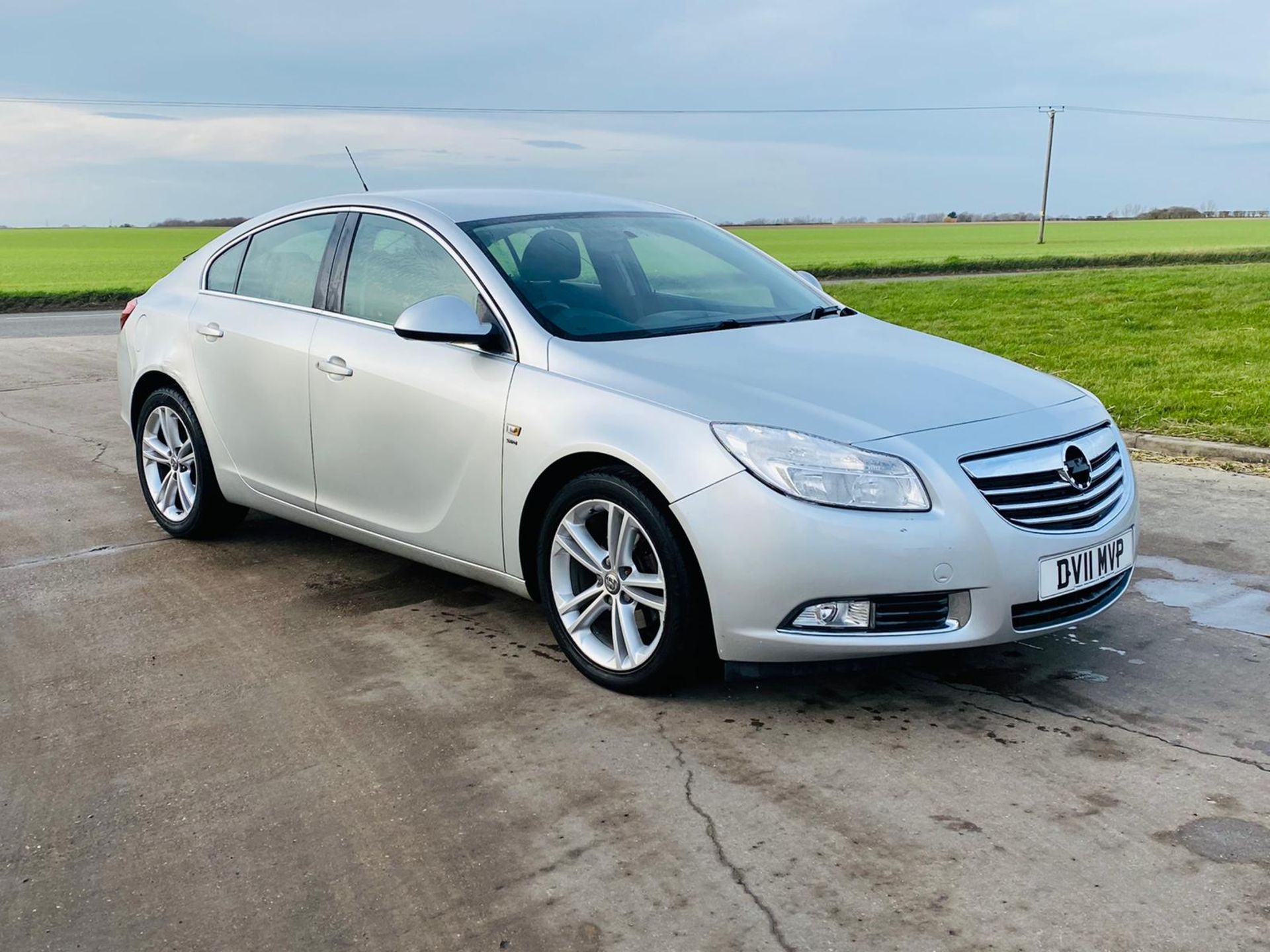 Vahuxall Insignia 1.8 SRI 138Bhp 2011 11 Reg - Air Con - No Vat Save 20% - Image 2 of 32