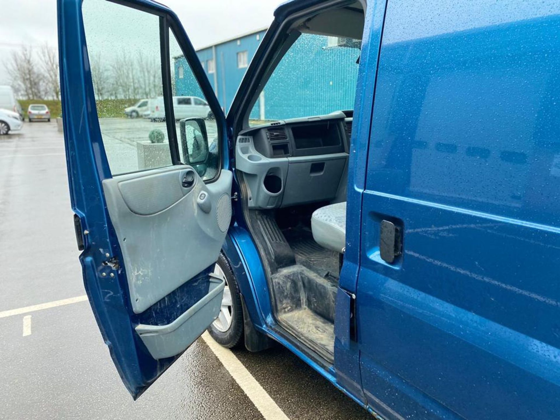 Ford transit 2.2 TDCI 110 Bhp - 2007 Model - Metallic Blue - Low Roof - Image 16 of 30