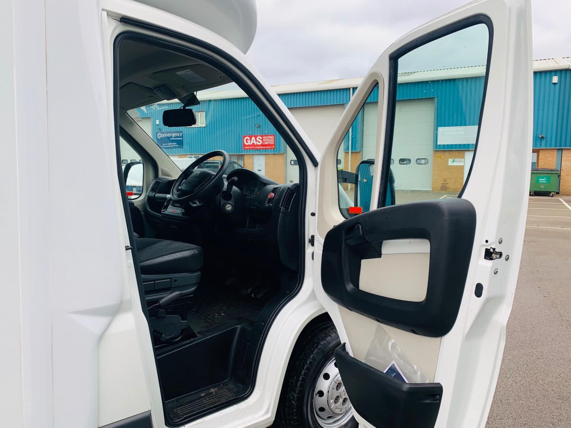 Reserve Met - Peugeot Boxer 2.0 BlueHDI Low Loader Luton L3 -Euro 6b -2018 (18 Reg) *ULEZ COMPLIANT* - Image 20 of 39