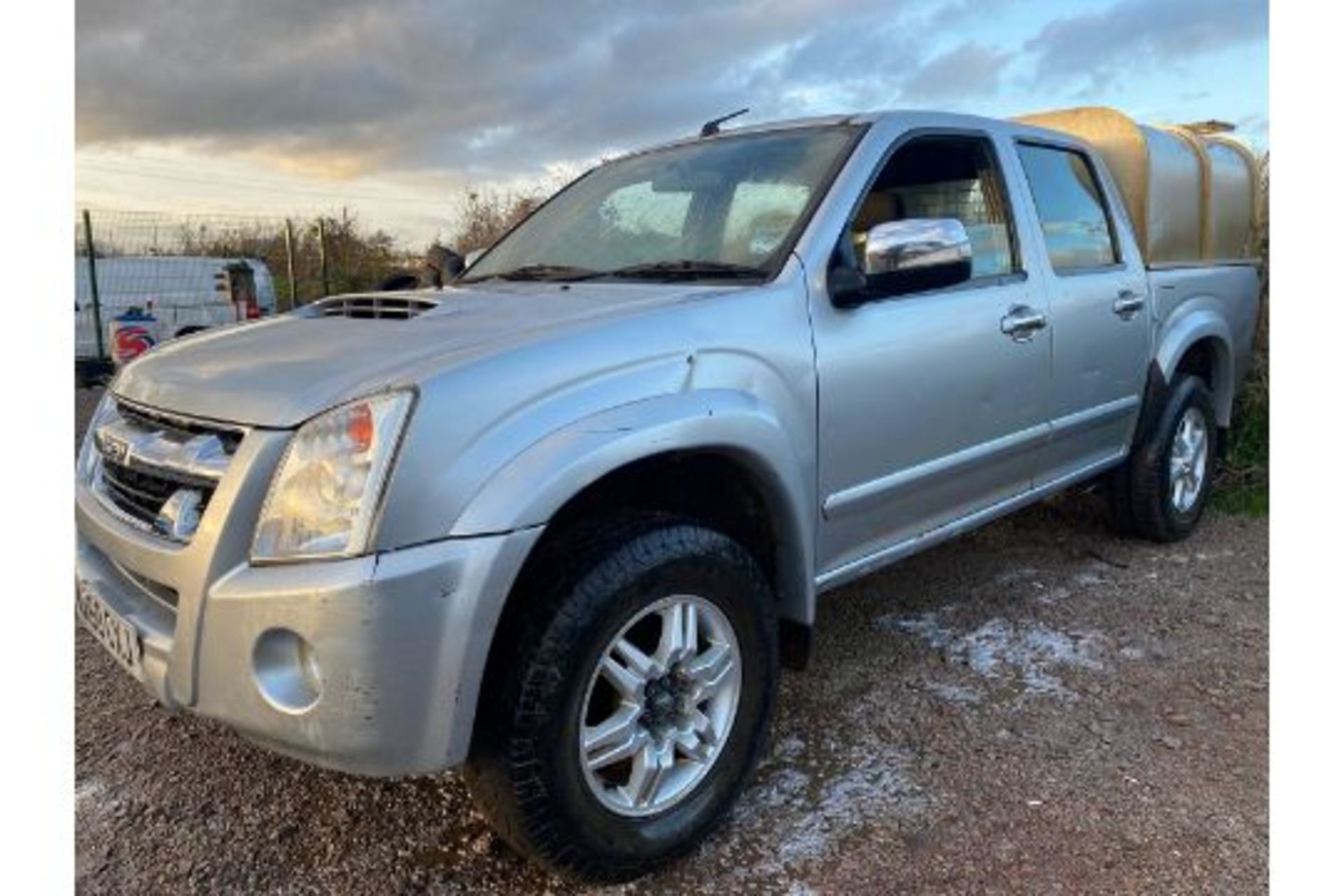 (RESERVE MET) Isuzu Rodeo Denver 2.5 TD Double Cab Pick Up 2011 Model - SAVE 20% NO VAT - Image 3 of 7