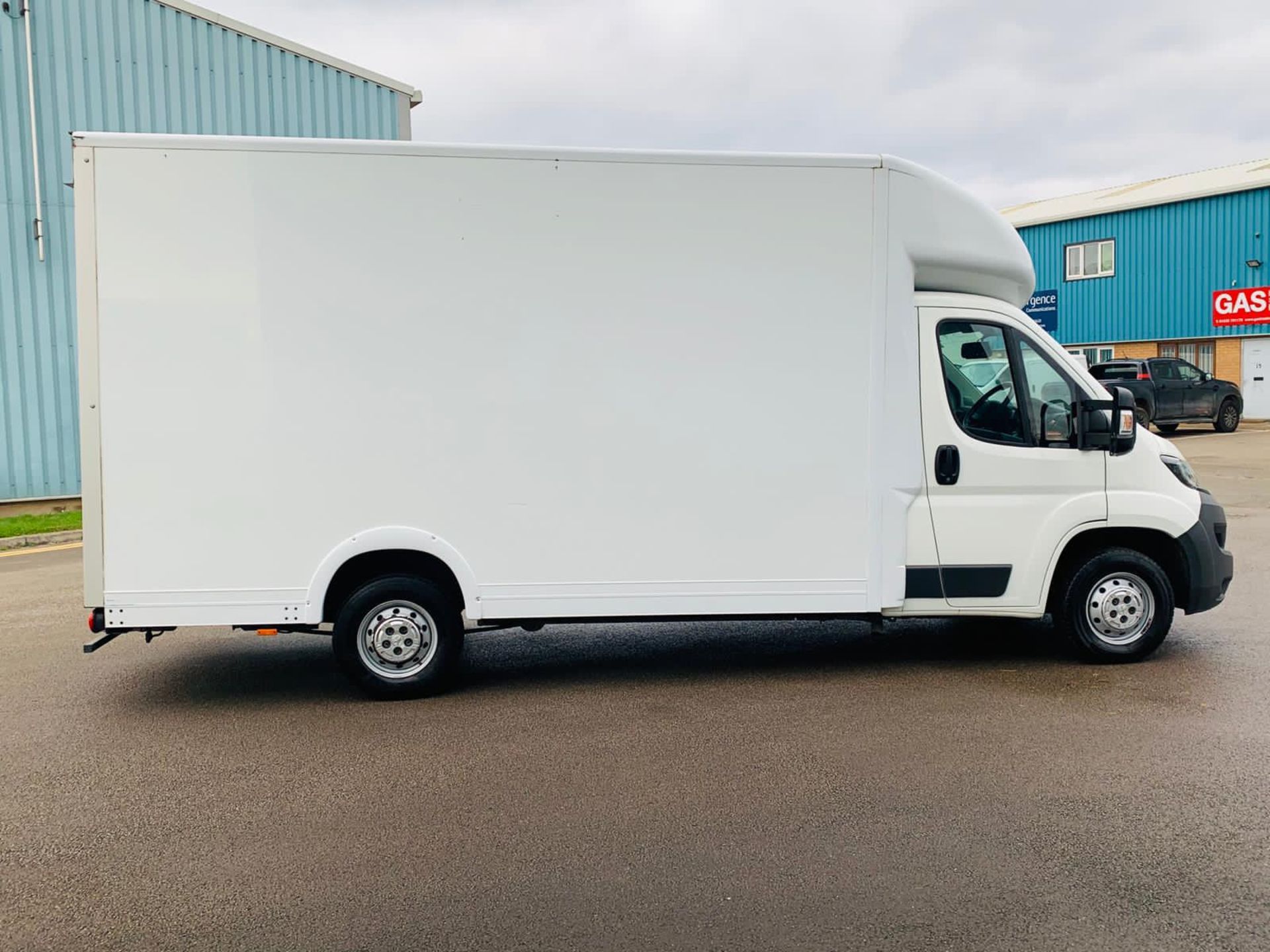 Reserve Met - Peugeot Boxer 2.0 BlueHDI Low Loader Luton L3 -Euro 6b -2018 (18 Reg) *ULEZ COMPLIANT* - Image 9 of 39