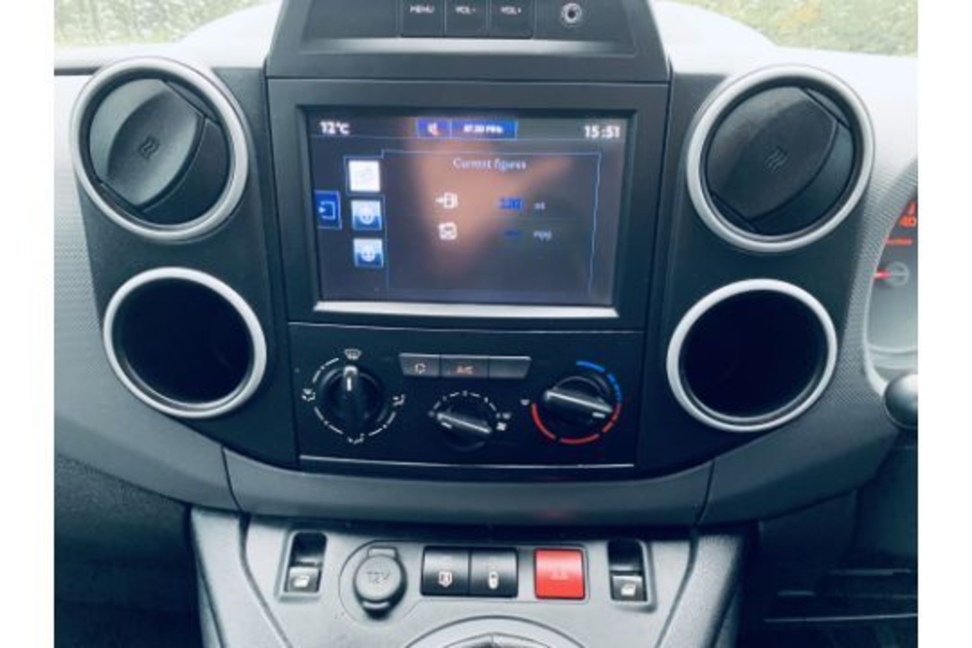 Peugeot Partner 1.6 HDI Professional - 2018 Model - Sat Nav - Air Con - 1 Owner - Image 15 of 22