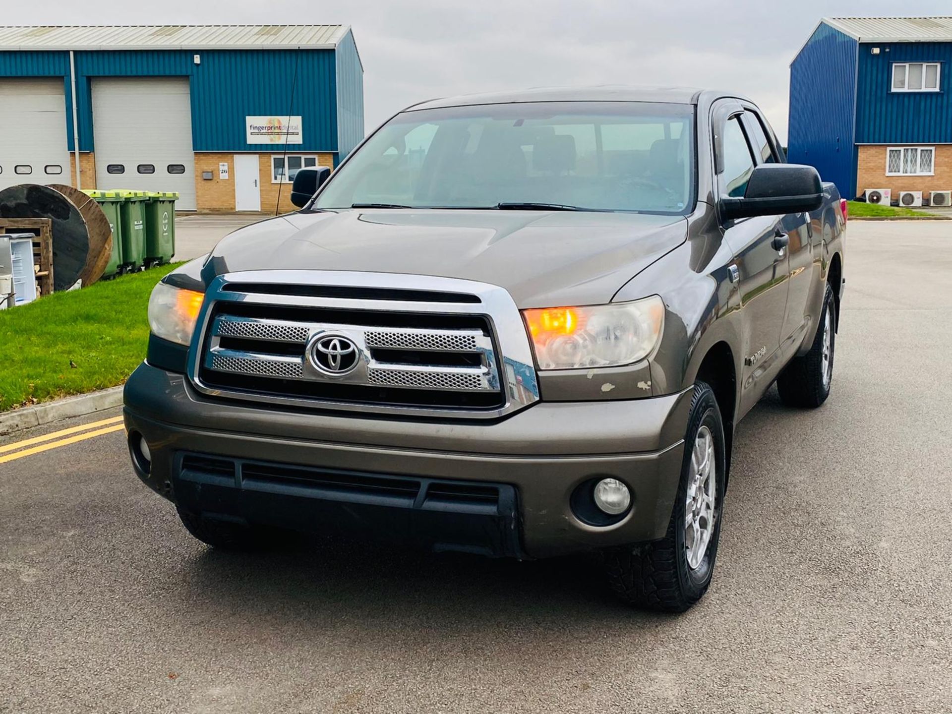 (RESERVE MET) TOYOTA TUNDRA 4.6 V8 SR5 SE DOUBLE-CAB - 2010 YEAR - AIR CON -FRESH IMPORT - - Image 11 of 24