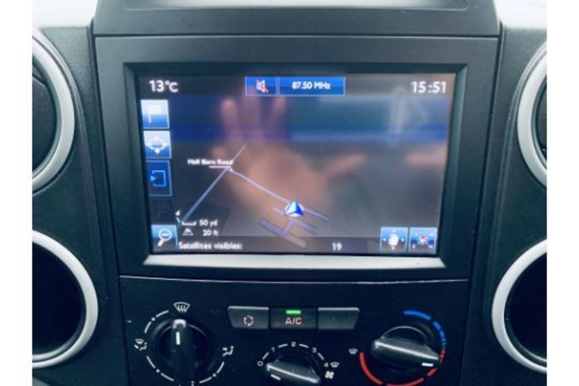 Peugeot Partner 1.6 HDI Professional - 2018 Model - Sat Nav - Air Con - 1 Owner - Image 14 of 22