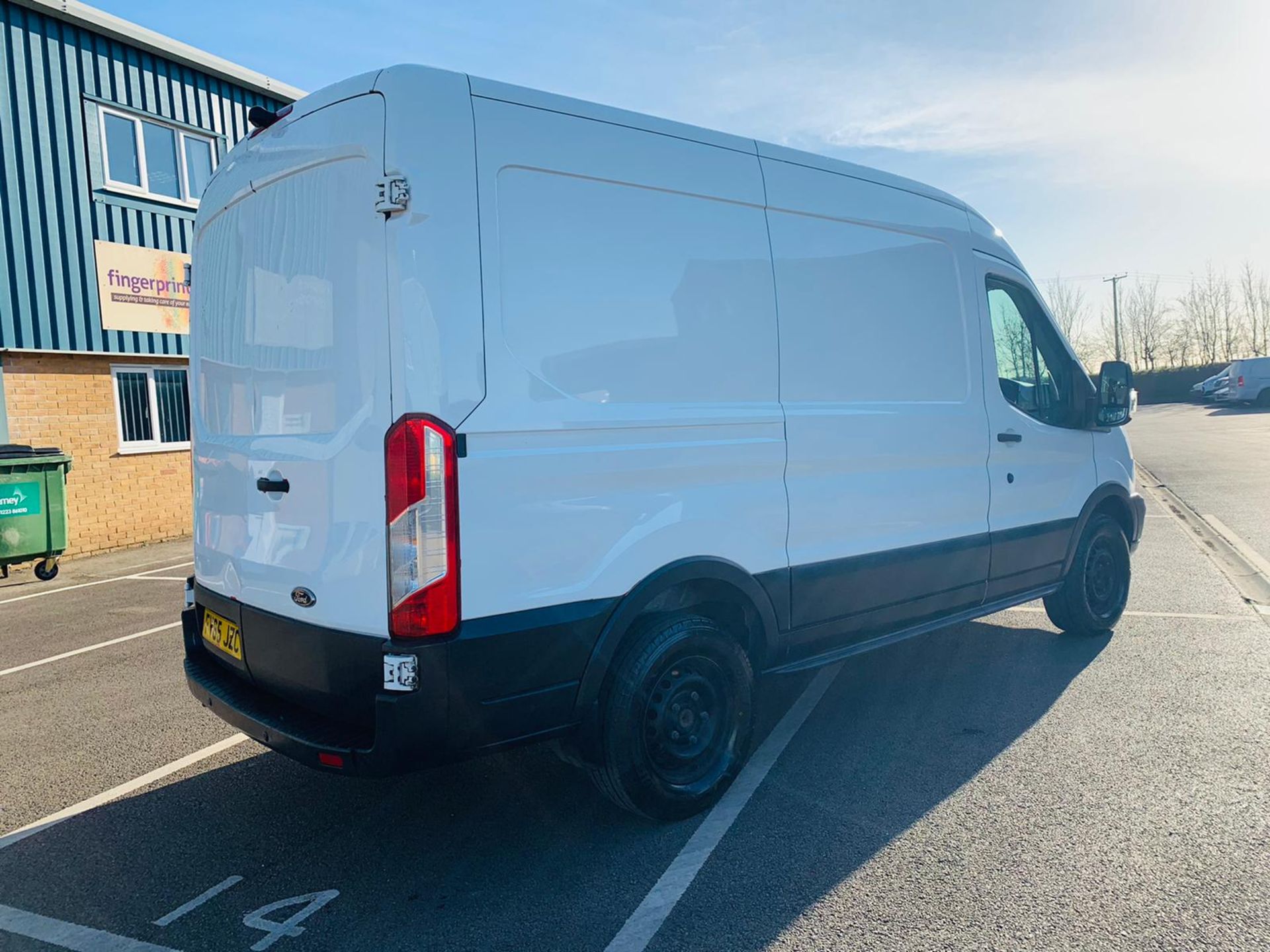 (RESERVE MET) Ford Transit 350 2.2 TDCI 2016 Model - MWB - Medium Roof - AIr Con - Parking Sensors - Image 8 of 24