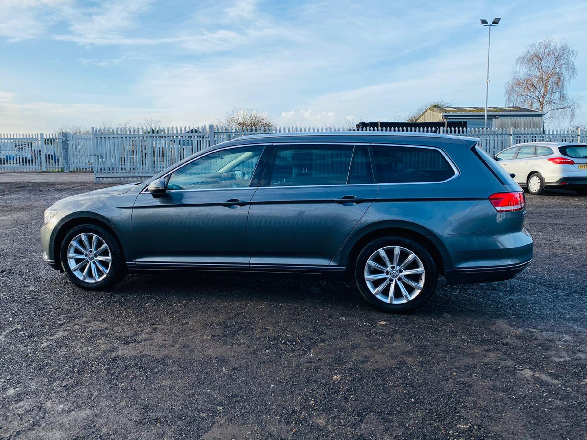 Volkswagen Passat Estate 2.0 TDI SE BlueMotion Business 2017 Model - Sat Nav - ULEZ Compliant - Image 6 of 42