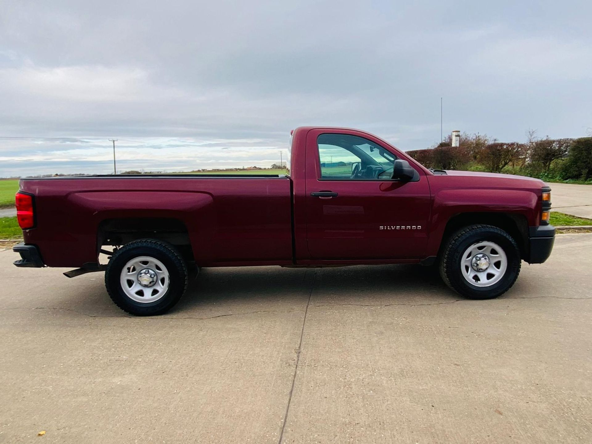 Chevrolet Silverado 1500 4.3L V6 2014 Year - Regular Cab - Air Con - Image 12 of 30