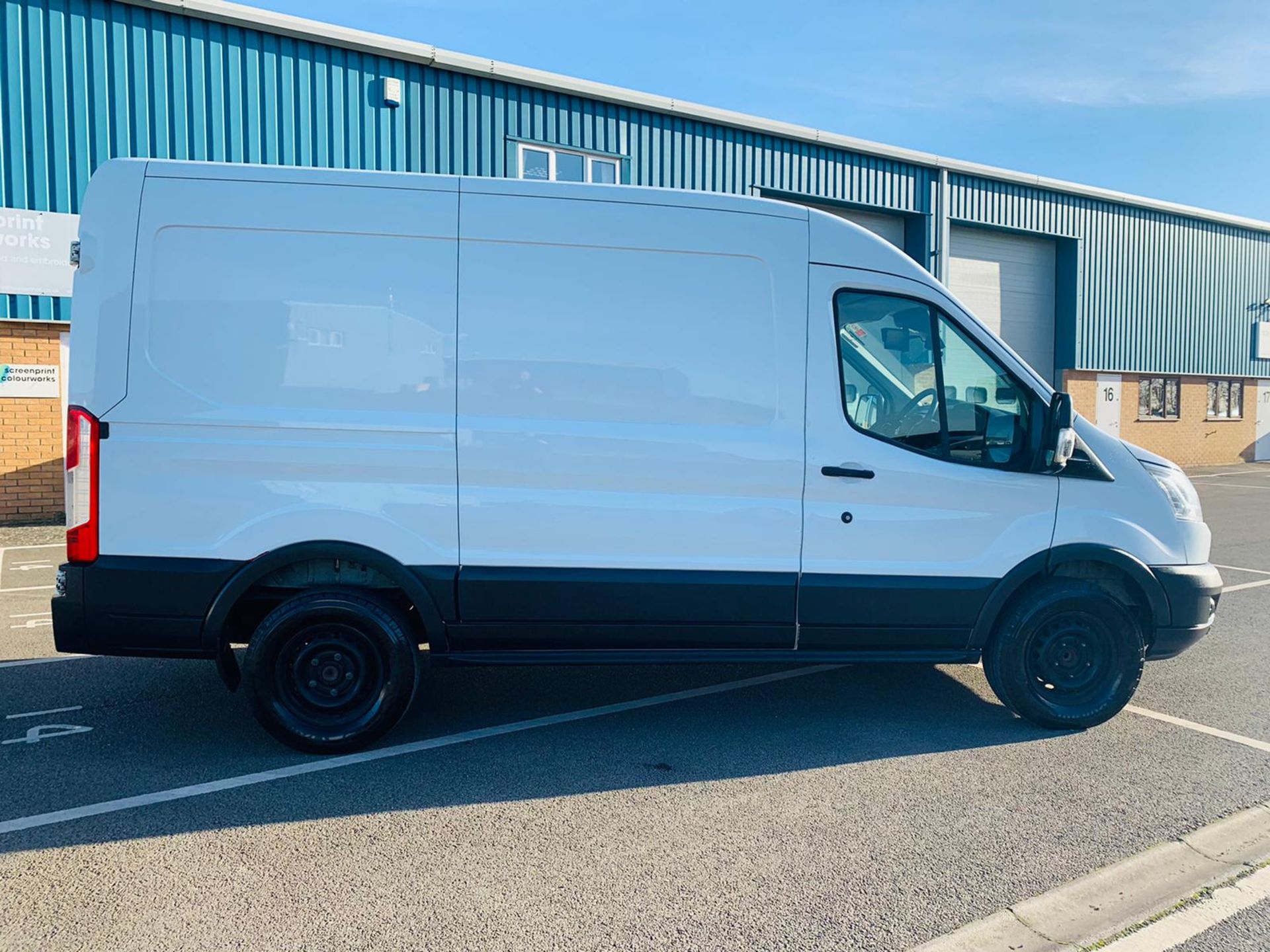 (RESERVE MET) Ford Transit 350 2.2 TDCI 2016 Model - MWB - Medium Roof - AIr Con - Parking Sensors - Image 9 of 24