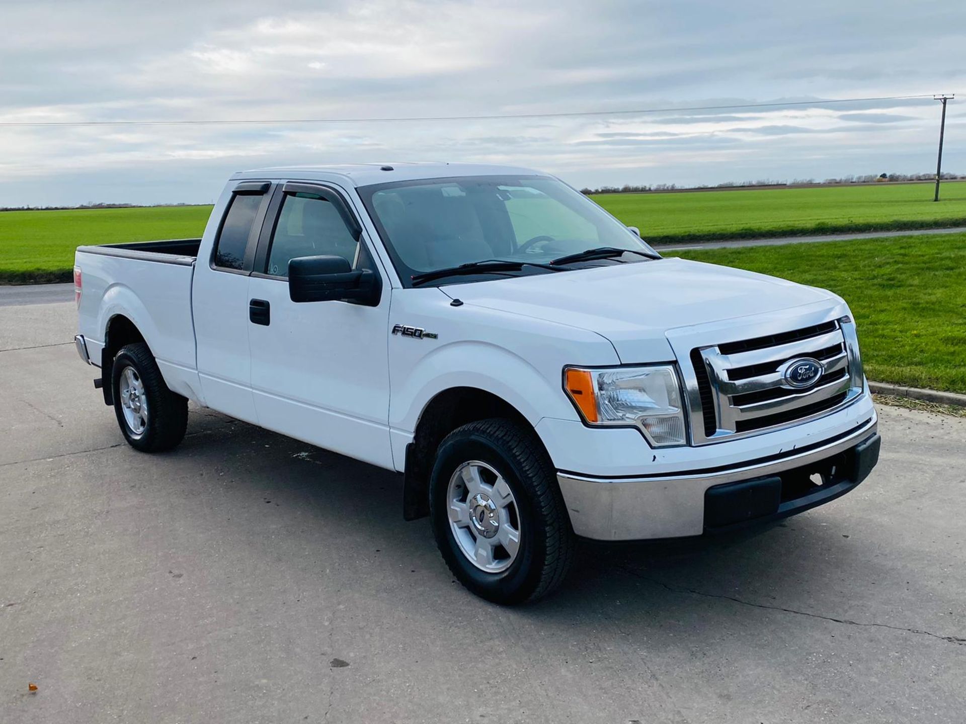 Ford F-150 XLT 3.7L V6 SuperCab - 2012 Year - 6 Seats - Air con - Fresh Import -