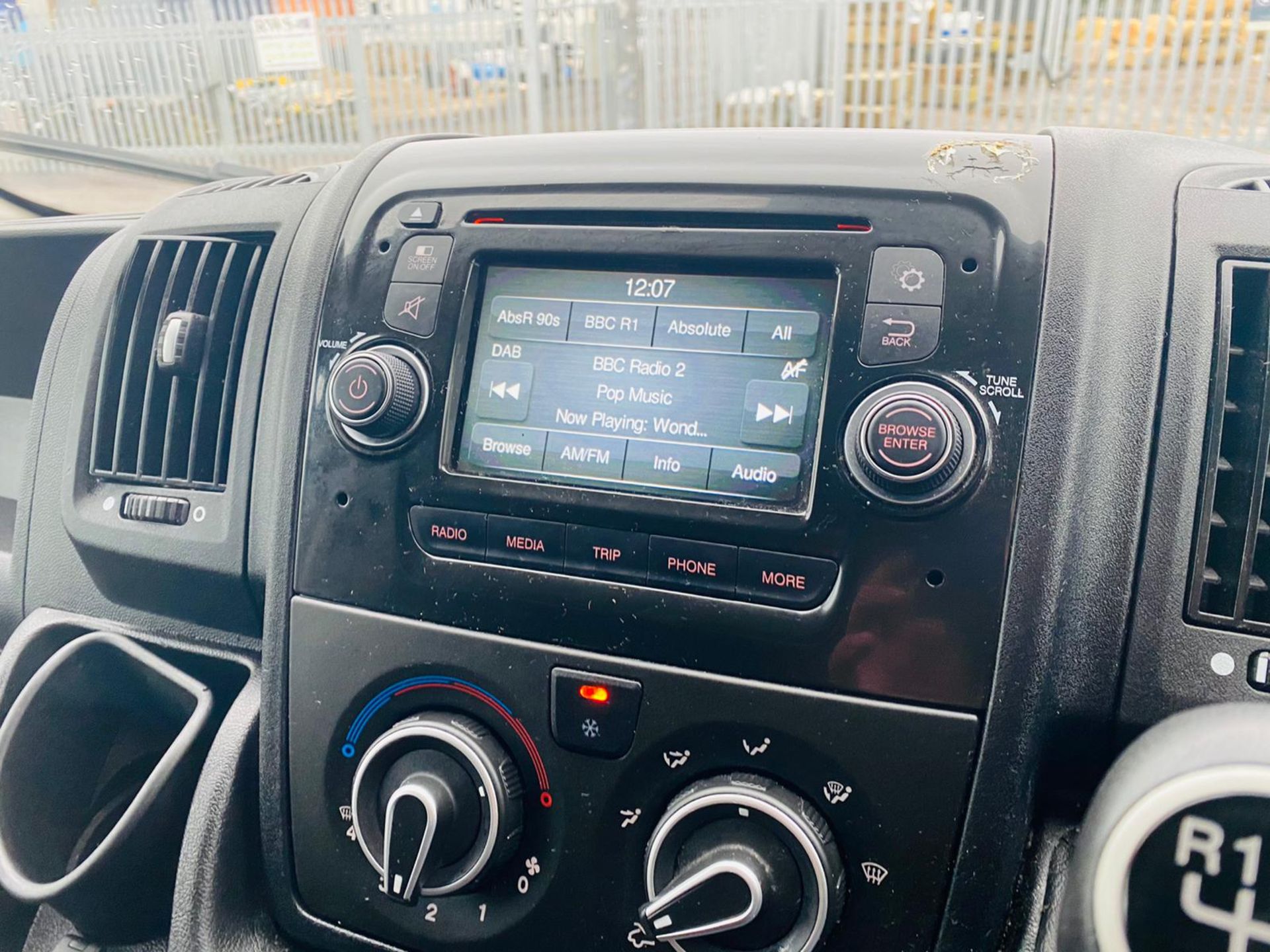 (RESERVE MET) Citreon Relay 2.0 BlueHDI Enterprise - 2018 18 Reg - ULEZ Compliant - Air Con -Sat Nav - Image 33 of 52