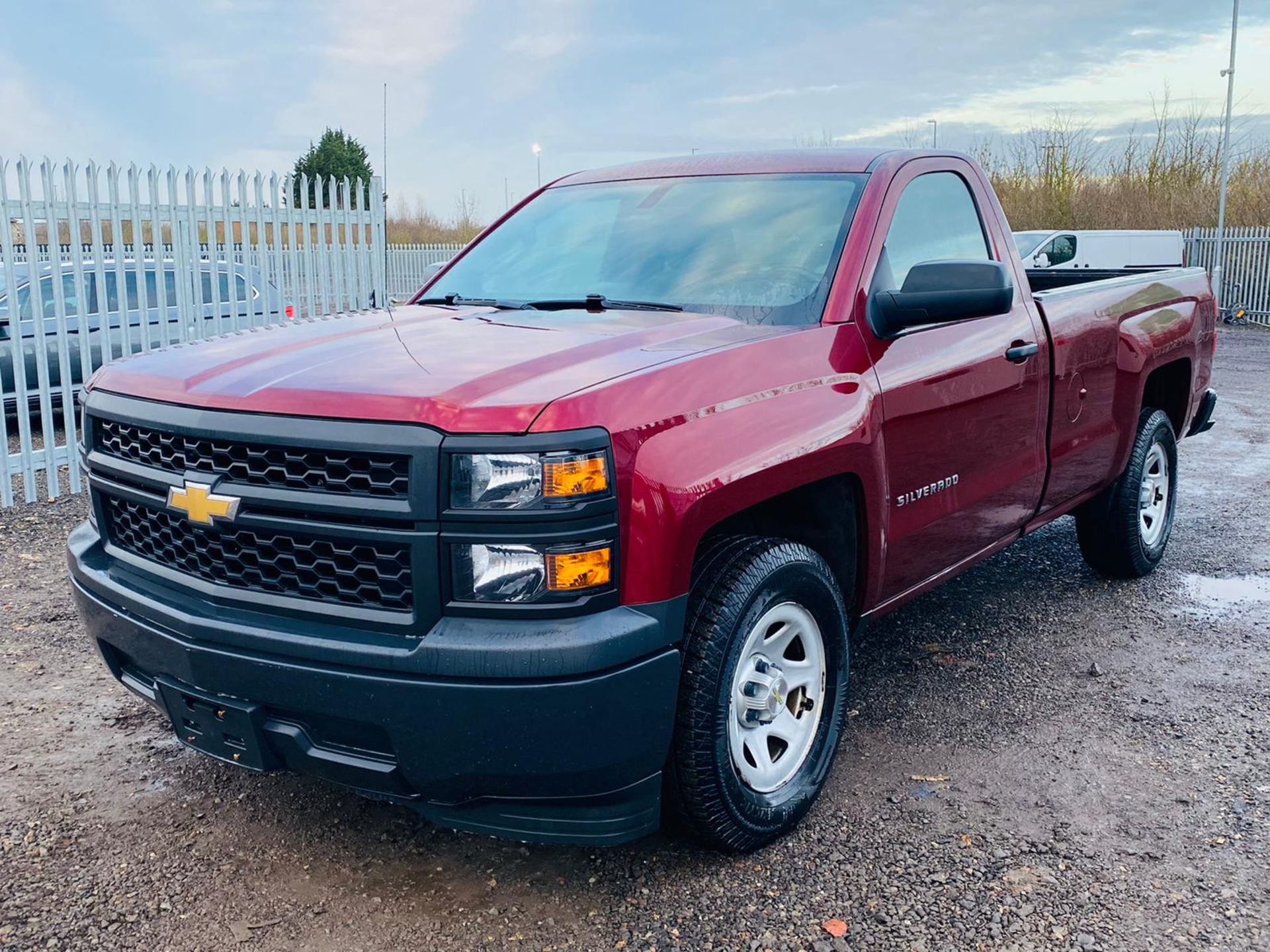 (RESERVE MET) Chevrolet Silverado 1500 4.3L V6 2014 Year - Regular Cab - Air Con