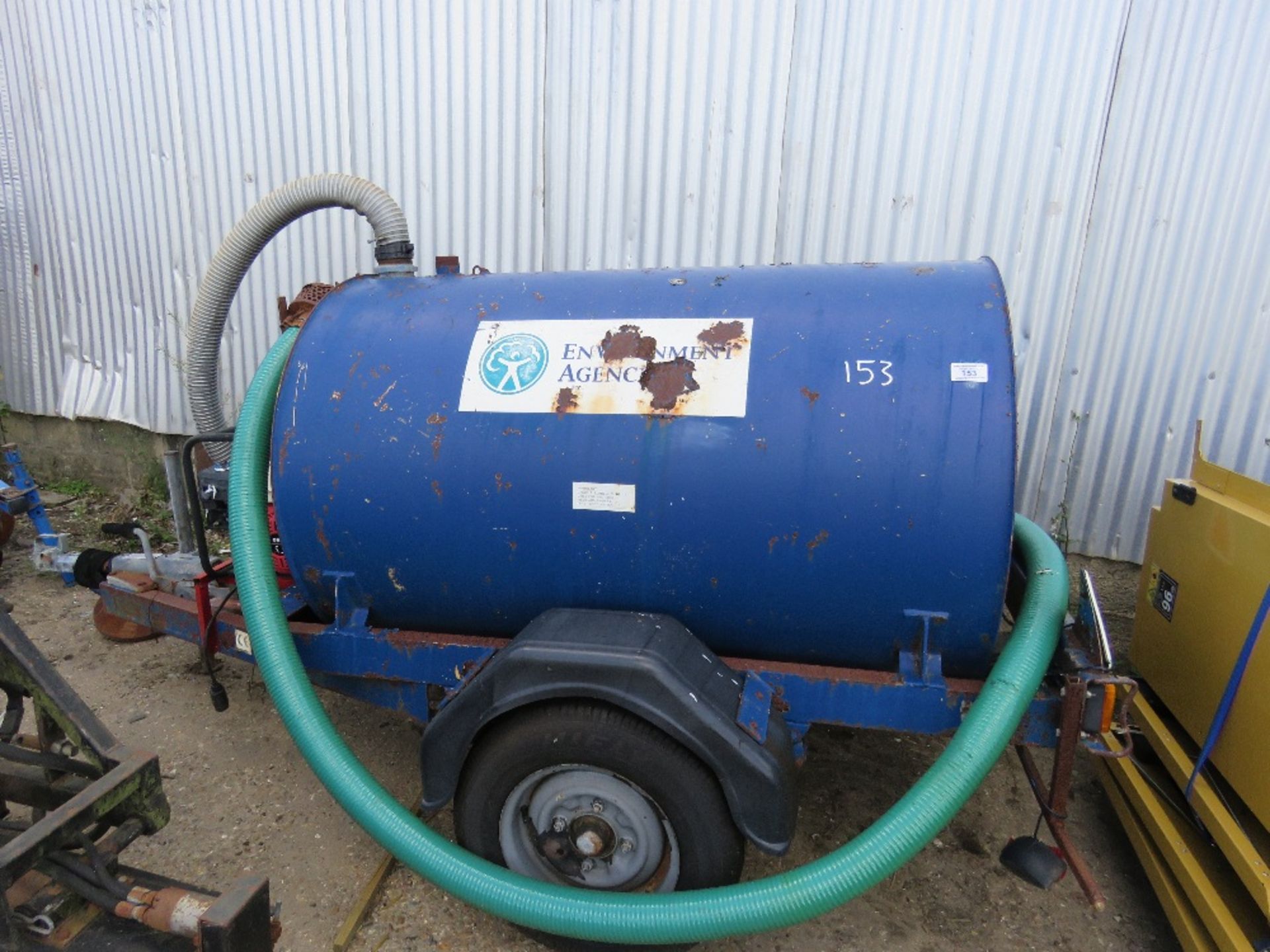 Towed Water Bowser With Petrol Engined Pump On Ball Hitch Coupling - Image 2 of 3