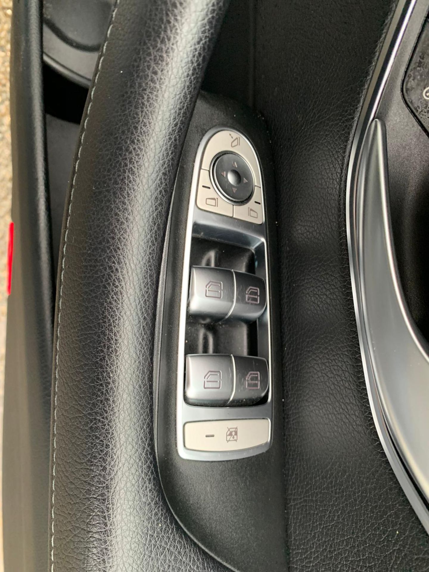 Mercedes E220d Special Equipment Estate 9G Tronic Auto - 2019 Model - COMMAND Nav - Image 33 of 34