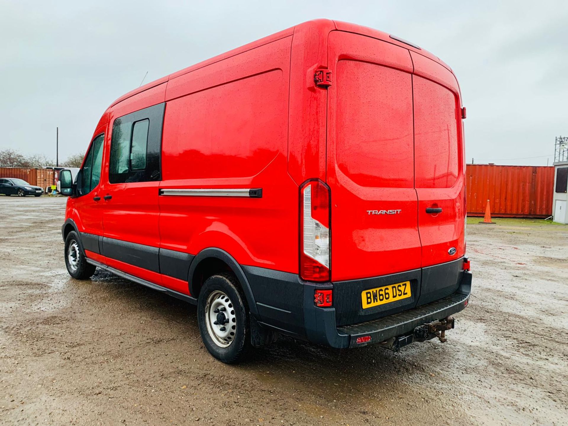 (RESERVE MET) Ford Transit 350 2.0 TDCI Dualiner/Crew Van (6 Seats) -2017 Reg -Medium Roof -Euro 6b - Image 8 of 19