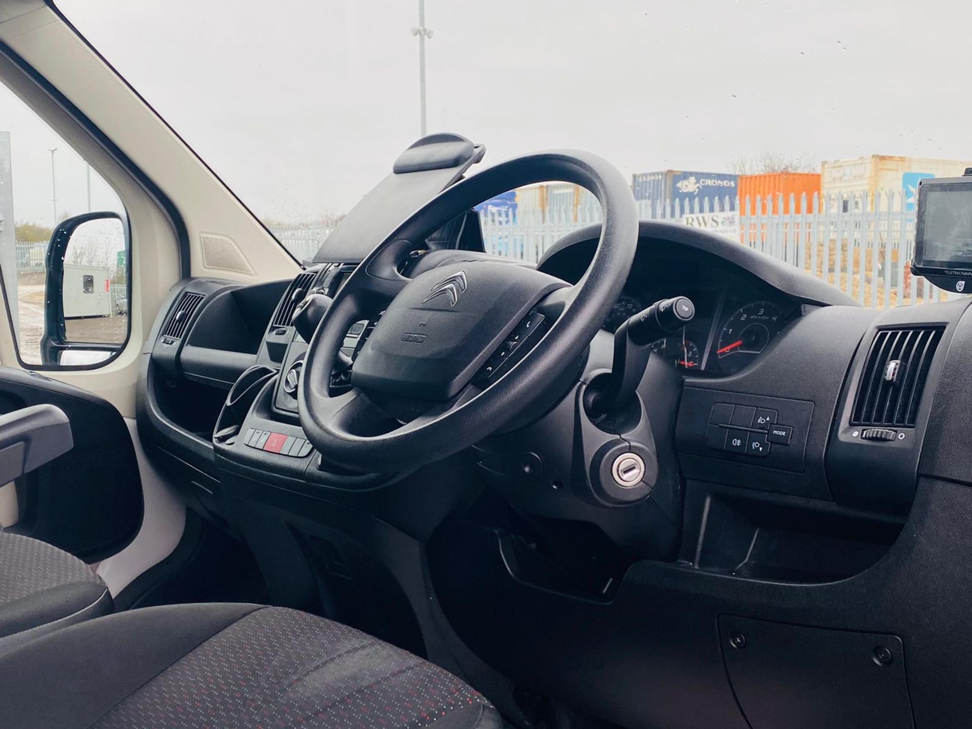 (RESERVE MET) Citreon Relay 2.0 BlueHDI Enterprise - 2018 18 Reg - ULEZ Compliant - Air Con -Sat Nav - Image 32 of 52