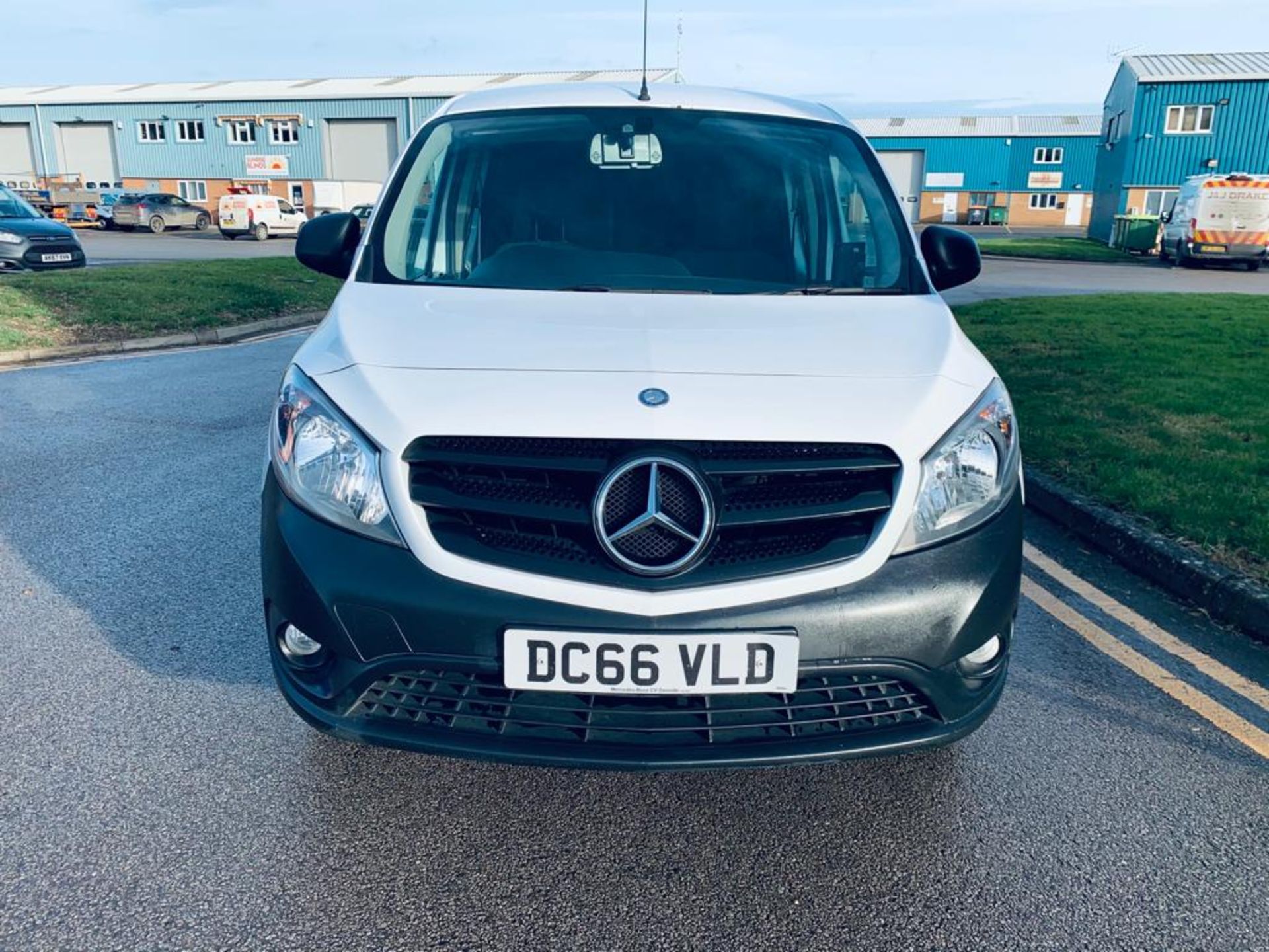 Mercedes Citan 1.5 111 CDI Dualiner Crew Van (5 Seats) - 2017 Model - XLWB - AIR CON - Reversing Cam - Image 8 of 27