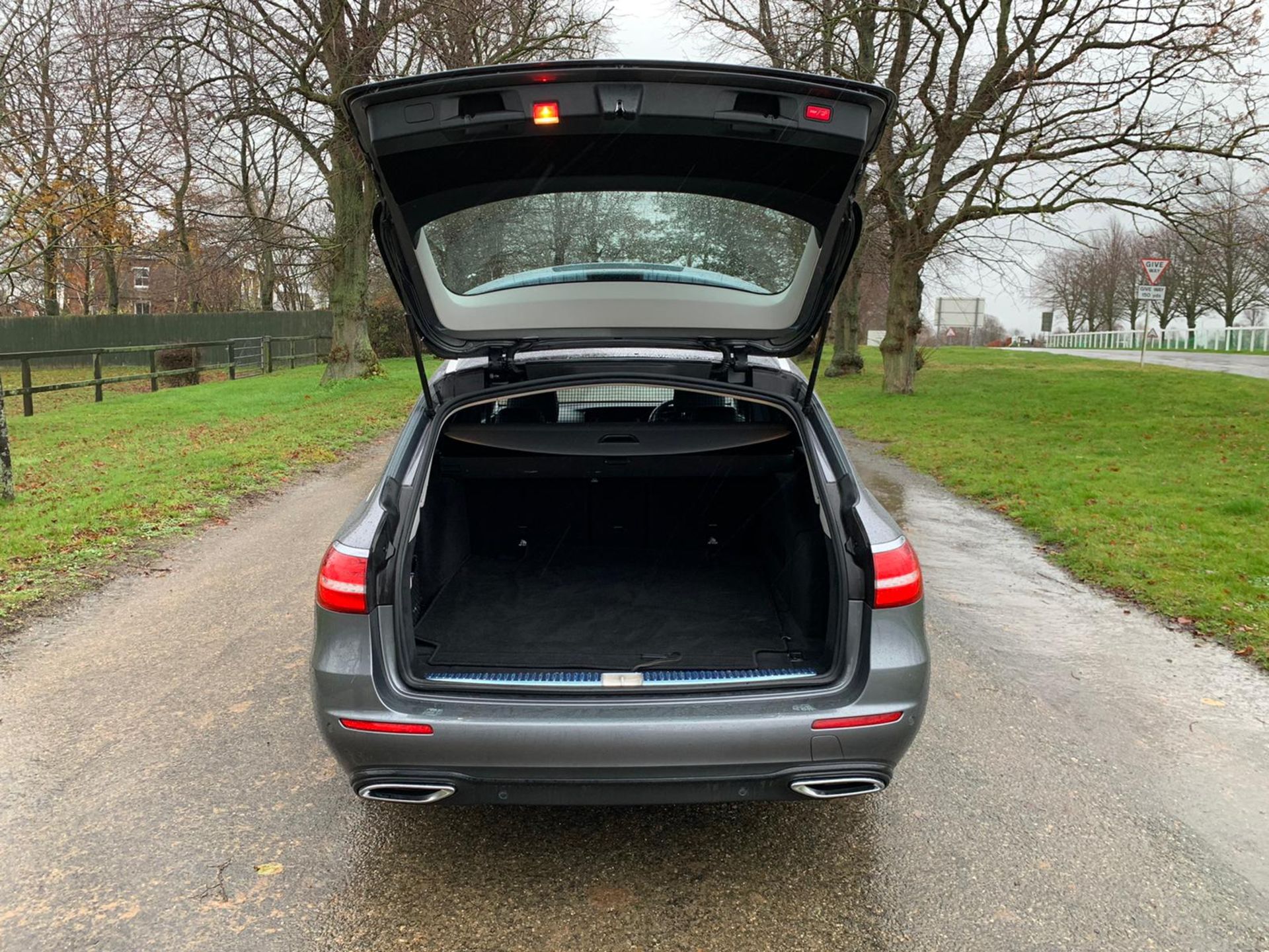 Mercedes E220d Special Equipment Estate 9G Tronic Auto - 2019 Model - COMMAND Nav - Image 12 of 34