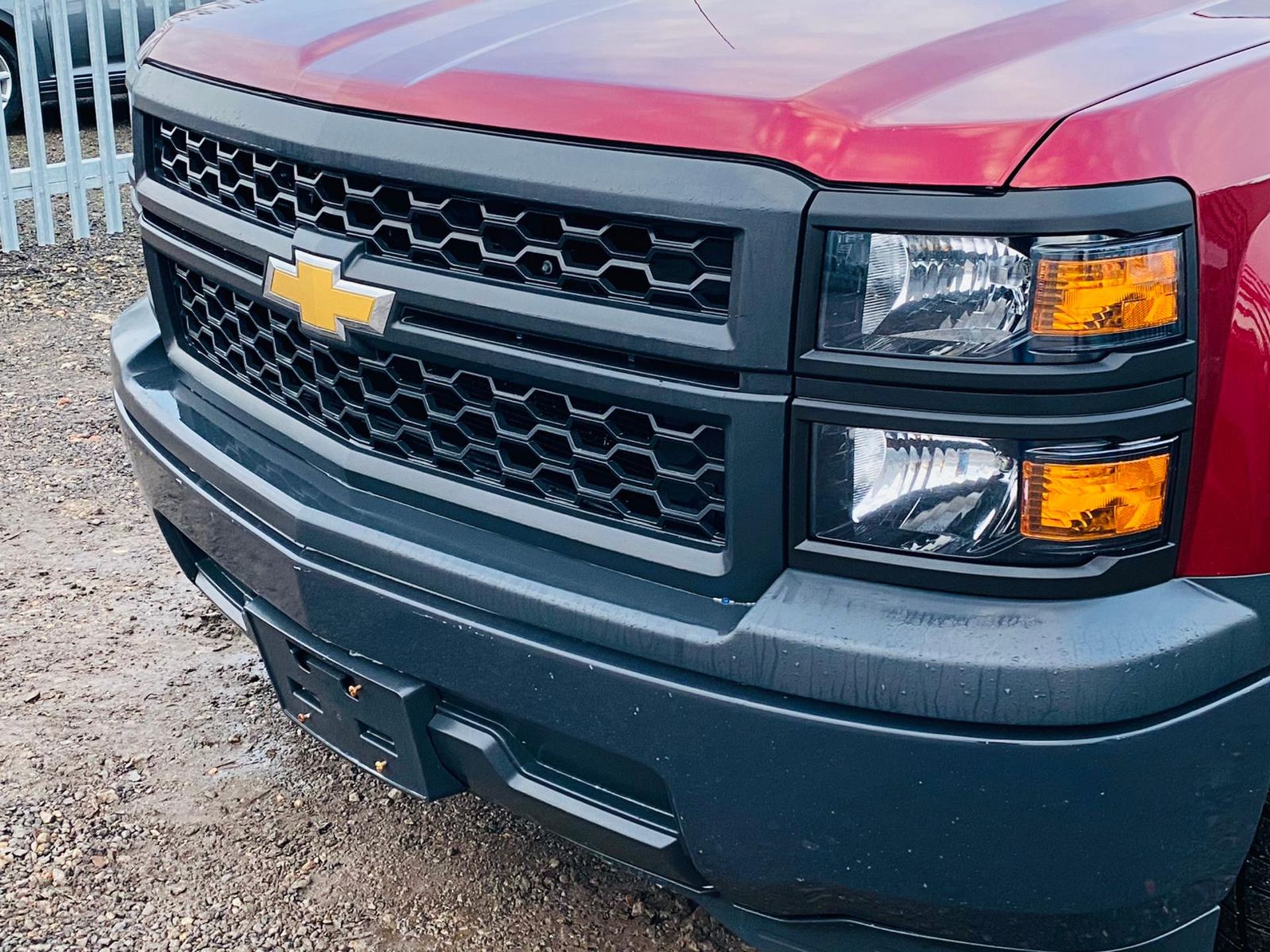 (RESERVE MET) Chevrolet Silverado 1500 4.3L V6 2014 Year - Regular Cab - Air Con - Image 14 of 34