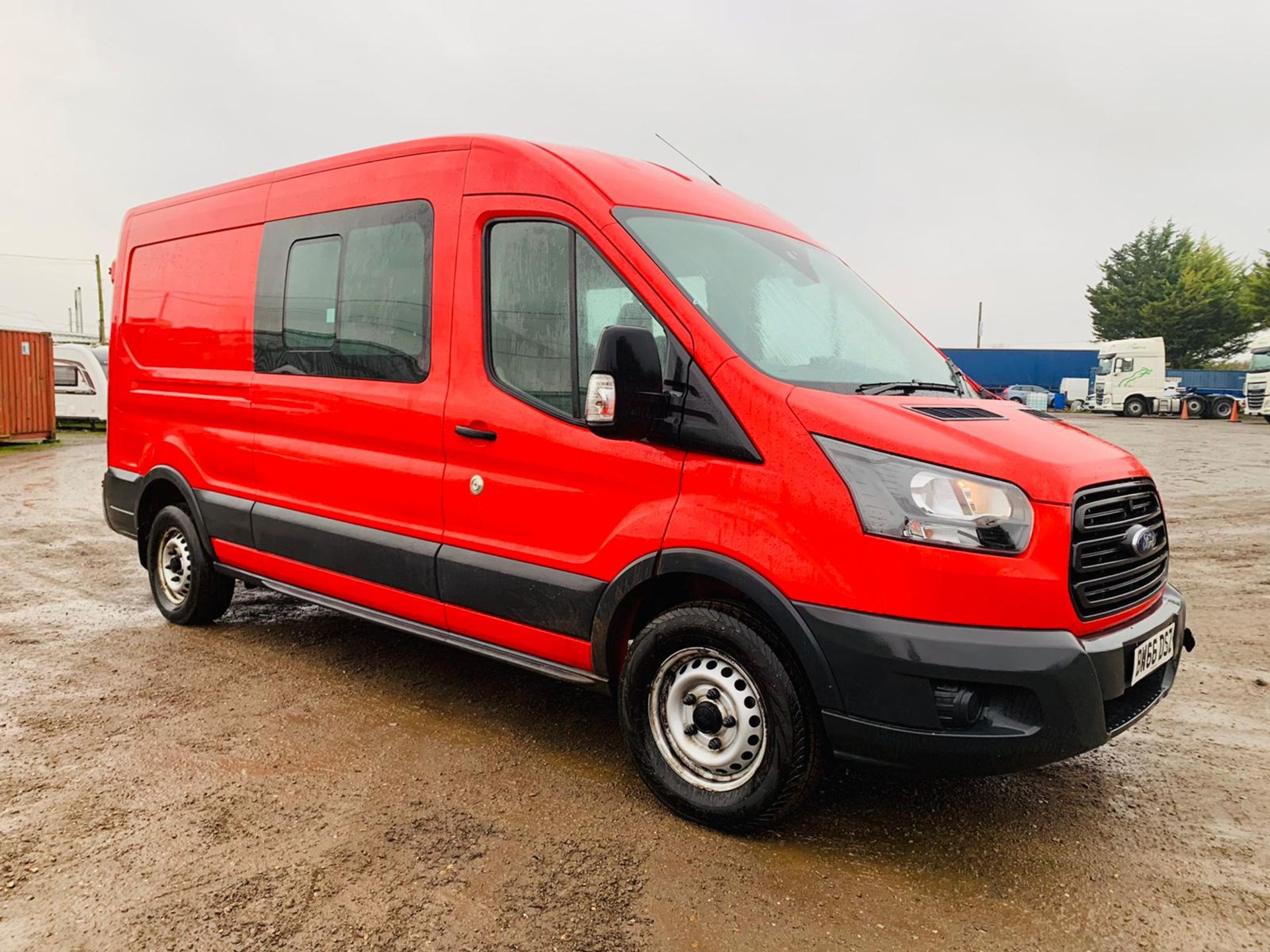 (RESERVE MET) Ford Transit 350 2.0 TDCI Dualiner/Crew Van (6 Seats) -2017 Reg -Medium Roof -Euro 6b - Image 3 of 19