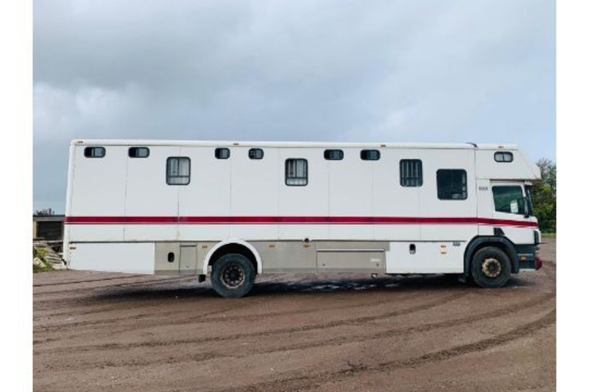 Scania 94D 260 'George Smith Built' Horsebox 2000 Reg - TOP SPEC - Image 5 of 28