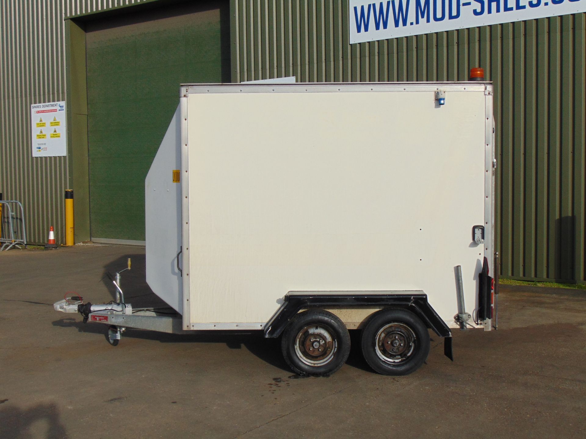 Twin Axle Indispension Box Trailer c/w Dropdown Tailgate / Loading Ramp - Image 5 of 19