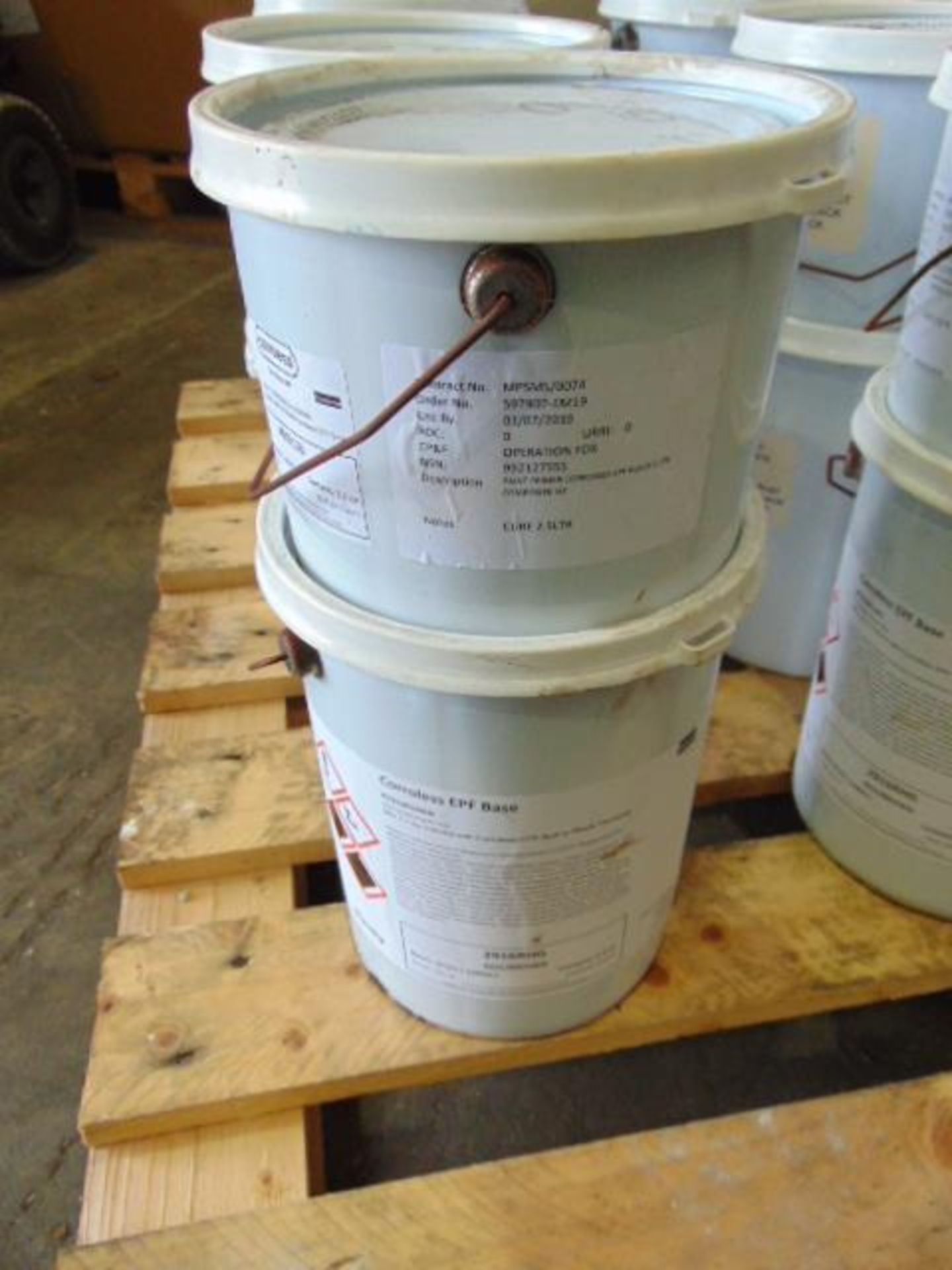 Qty 12 x Corroless EPF 2-Part Rust Stabilising Primer direct from reserve stores - Image 2 of 4