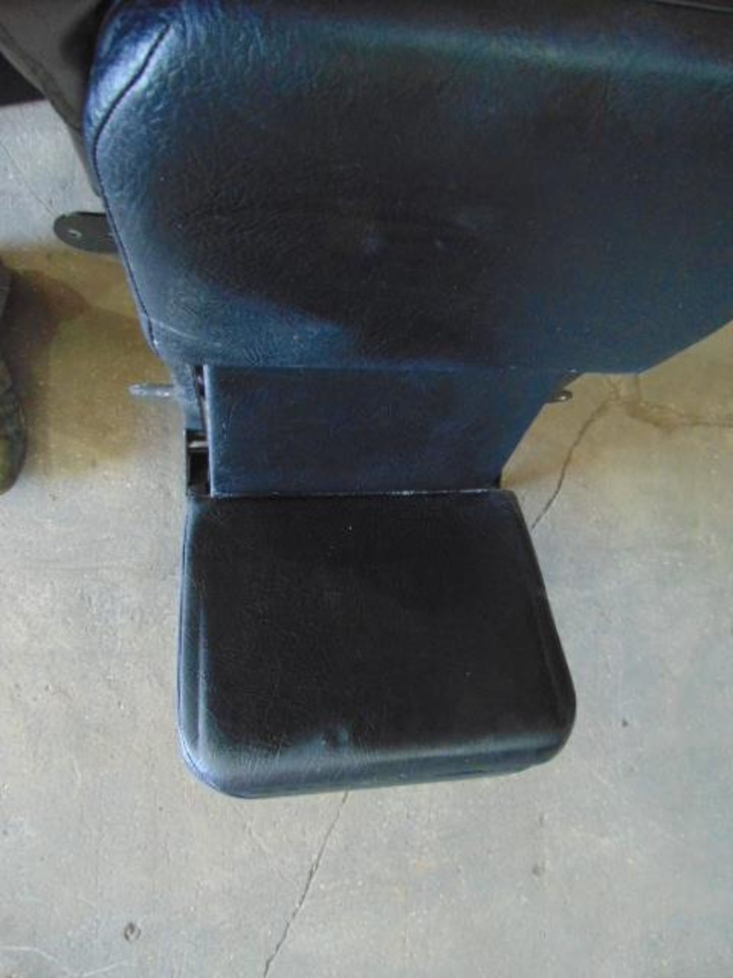 Qty 2 x Unissued Wall Mounted Seats - Image 3 of 4