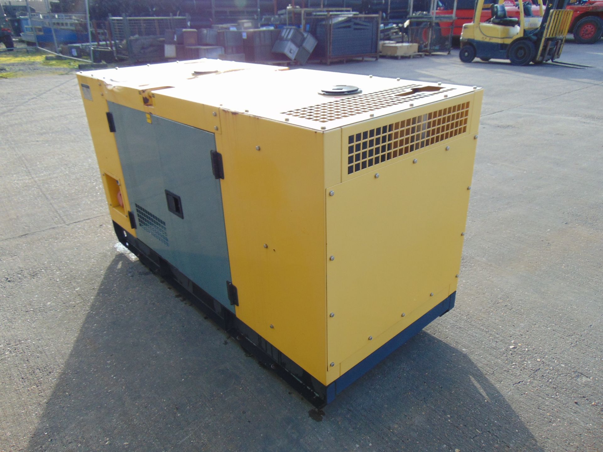 UNISSUED WITH TEST HOURS ONLY 25 KVA 3 Phase Silent Diesel Generator Set - Image 5 of 16