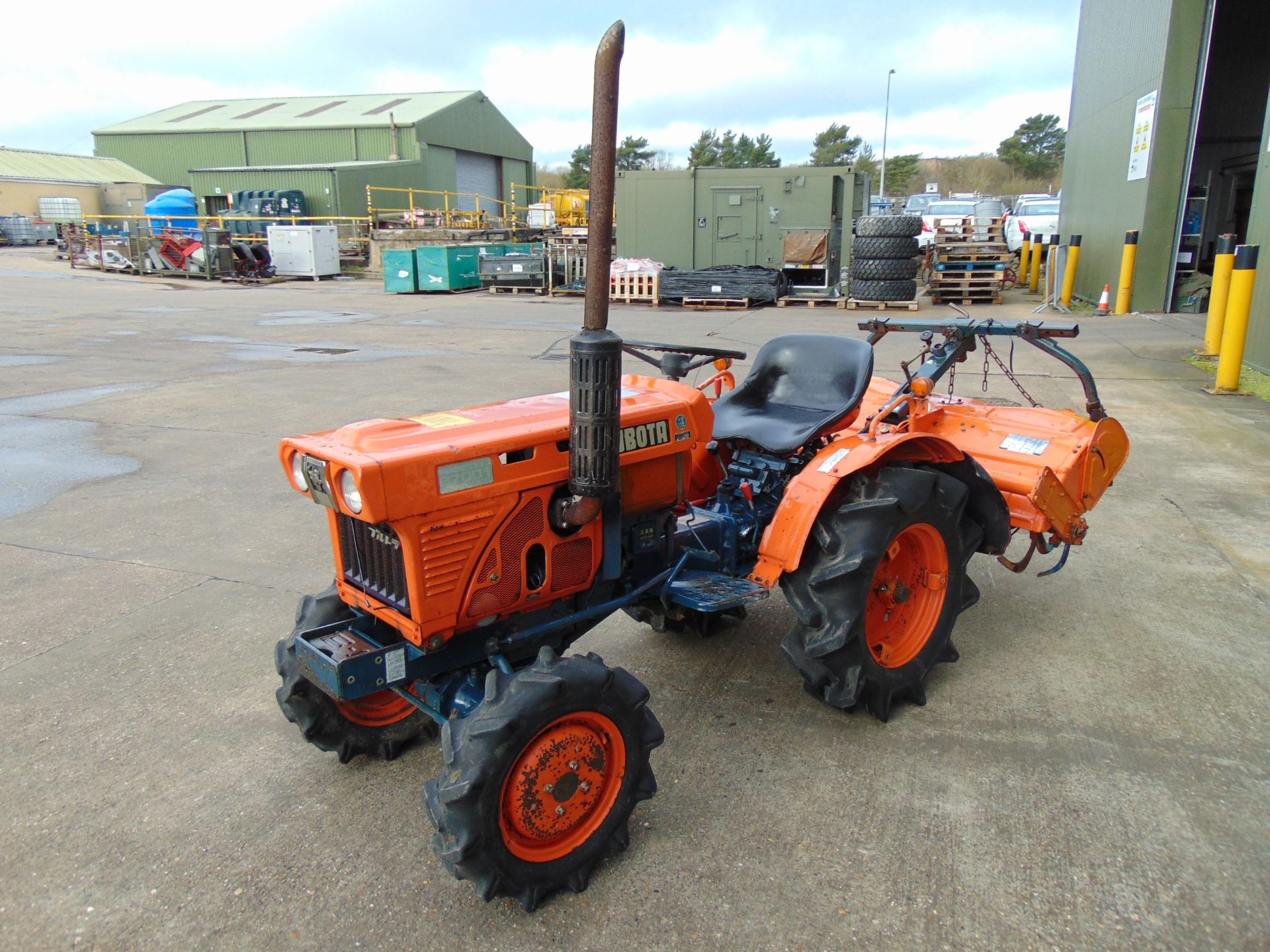 Kubota B7001 Compact Tractor with Rotovator - Image 4 of 17