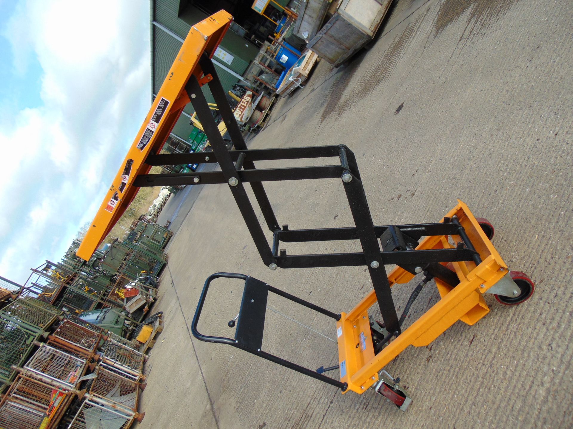 Heavy Duty 350kg Hydraulic Mobile Scissor Lift Table - Image 2 of 8