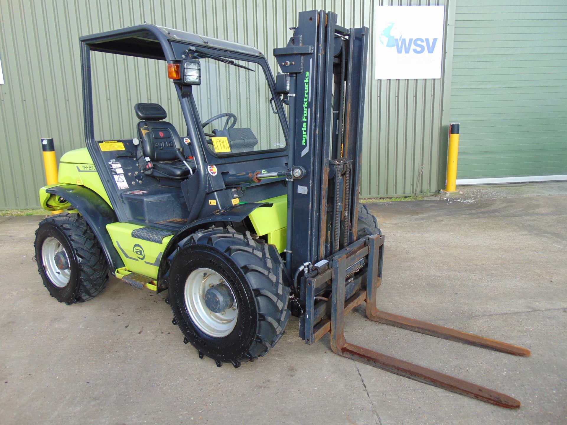 2011 Agrimac Agria TH210 4x4 Rough Terrain Diesel Forklift ONLY 1,918 HOURS!!! - Image 2 of 30
