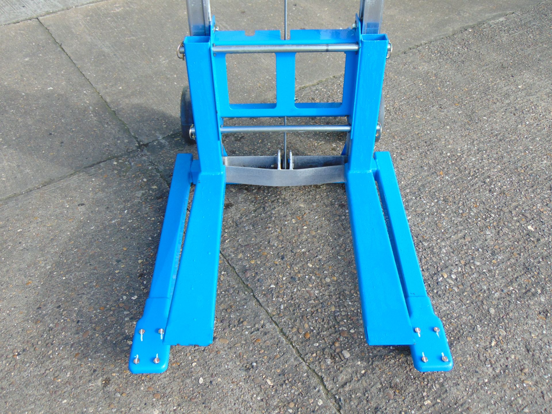 Unused Genie GL-10 Material Lift Fork Lift - Image 10 of 20