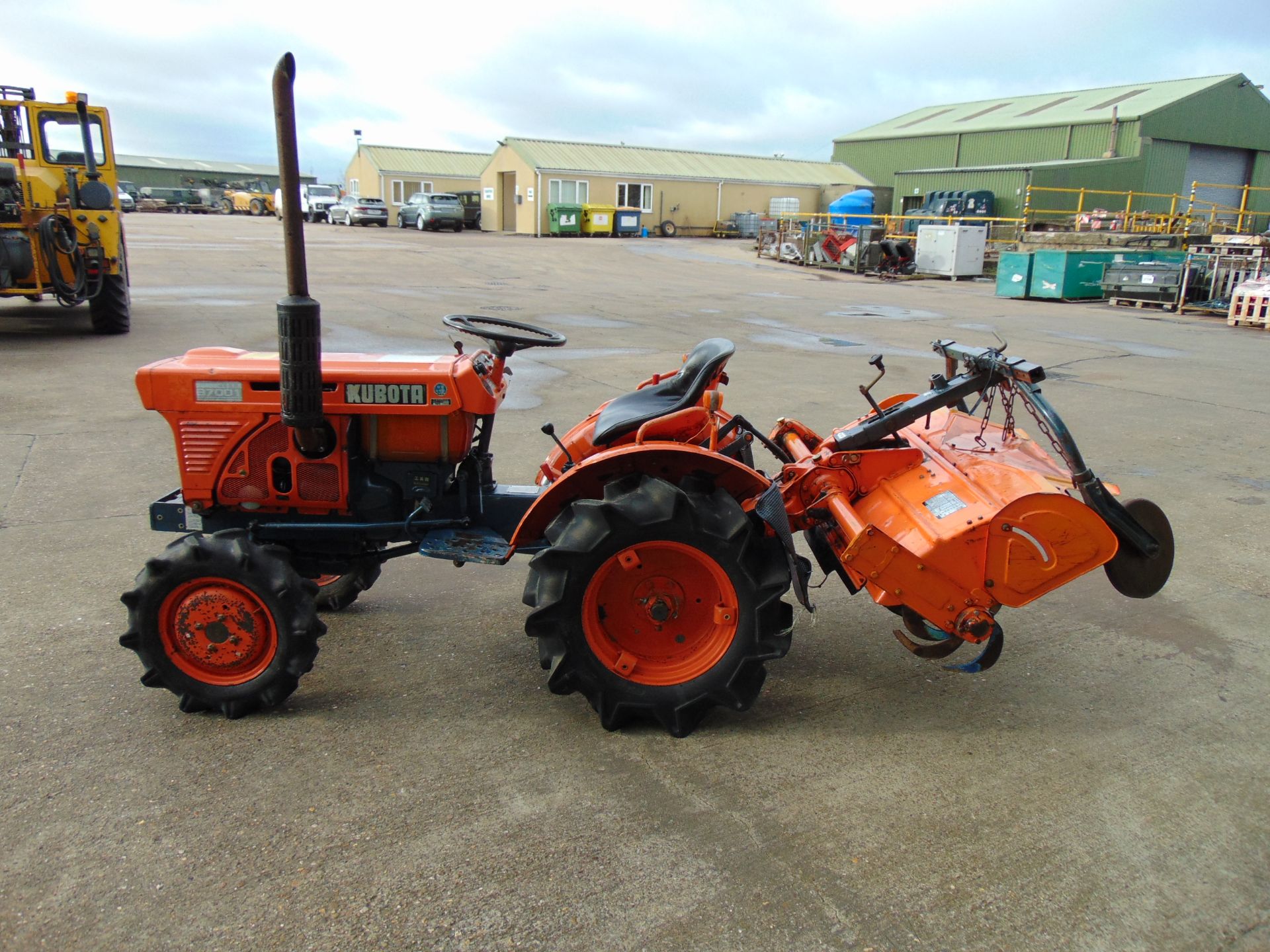 Kubota B7001 Compact Tractor with Rotovator - Image 5 of 17