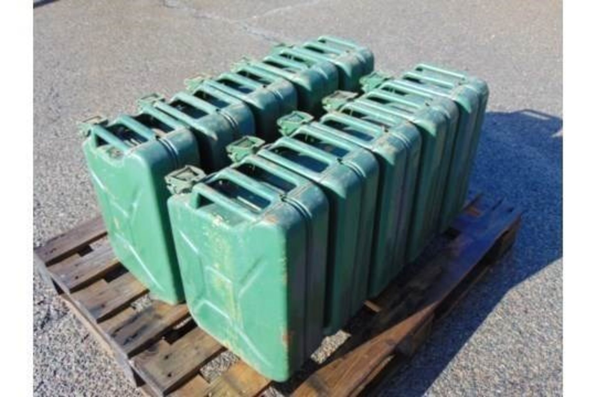 Qty 10 x Unissued NATO Issue 20L Jerry Cans - Image 3 of 7