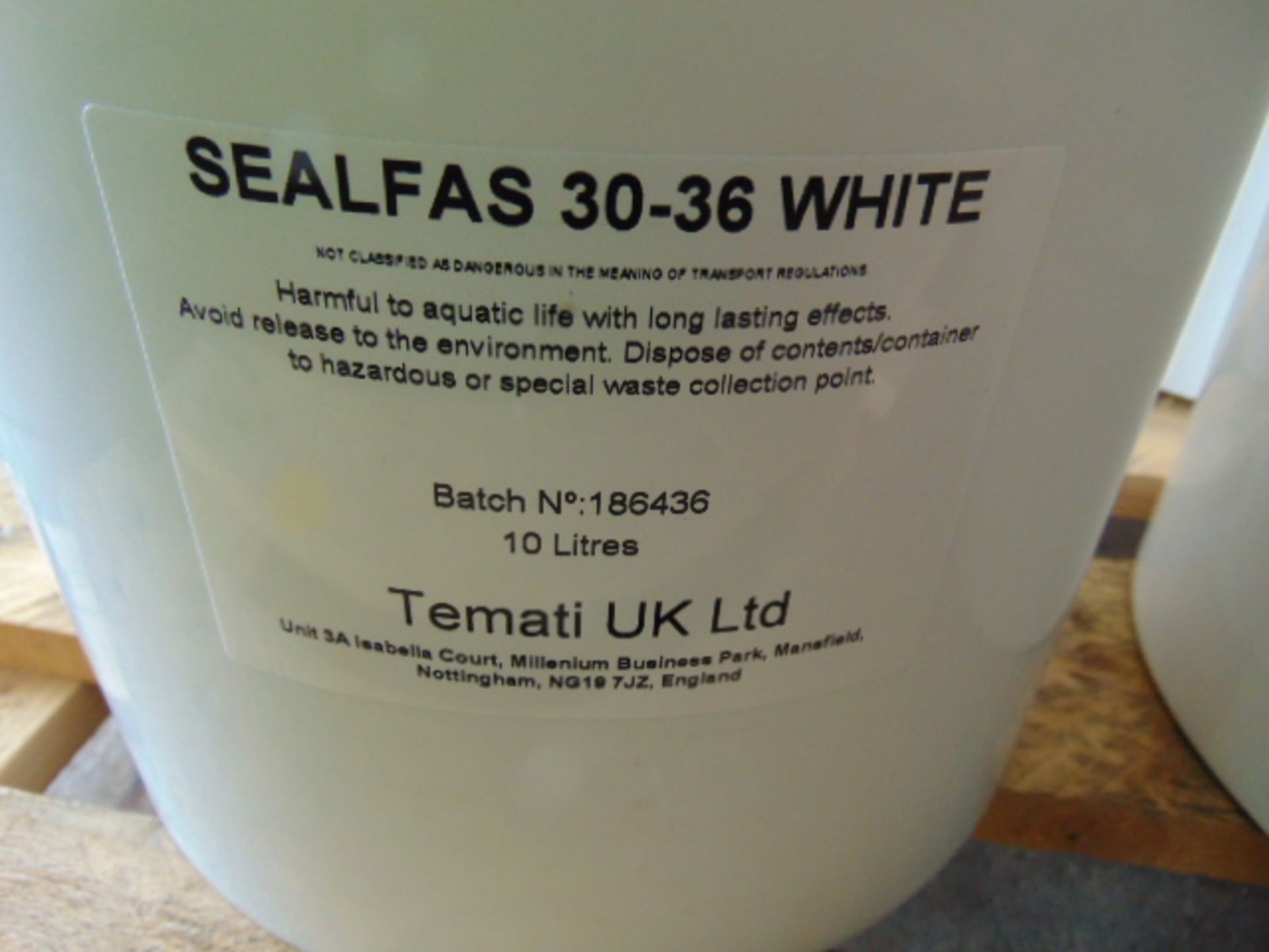 Qty 4 x 10 Ltr Sealfas 30-36 White Direct from Reserve Stores - Image 2 of 2