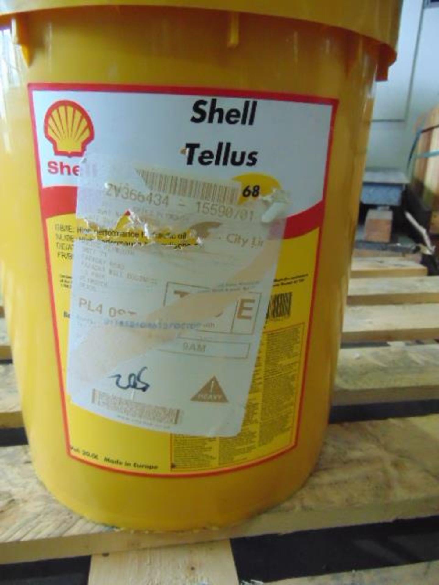 Qty 1 x 20 Ltr Shell Tellus 68 direct from reserve stores - Image 2 of 2