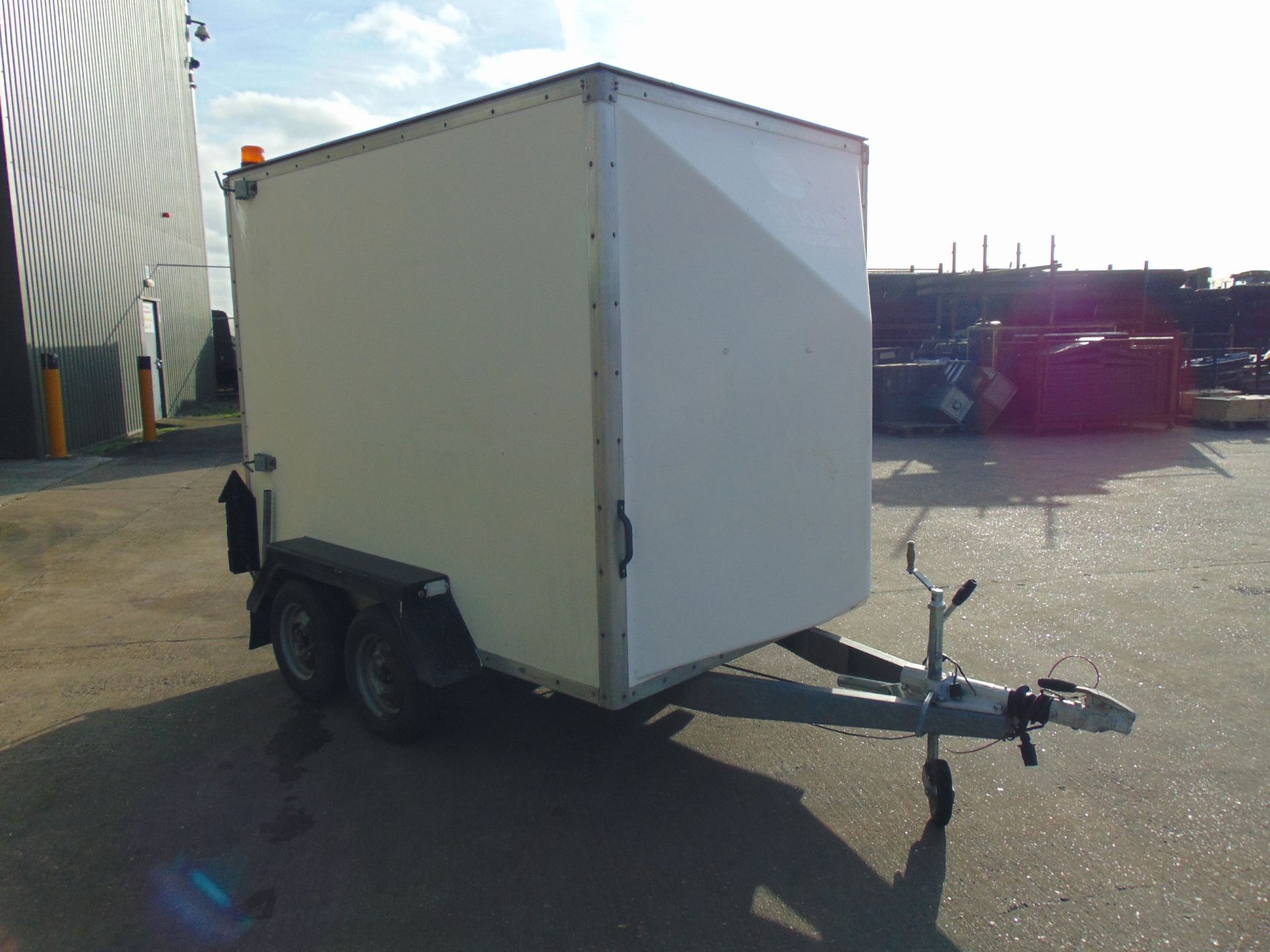 Twin Axle Indispension Box Trailer c/w Dropdown Tailgate / Loading Ramp - Image 3 of 19