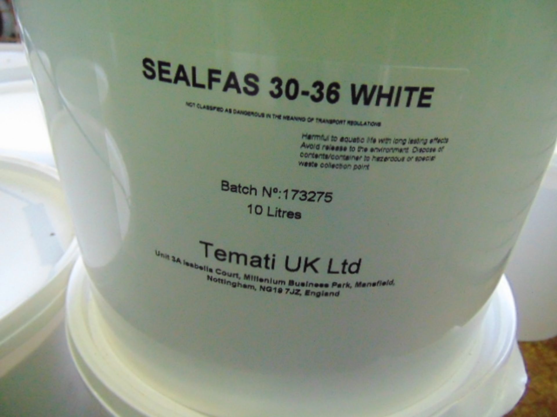 Qty 12 x 10 Ltr Sealfas 30-36 White direct from reserve stores - Image 2 of 2