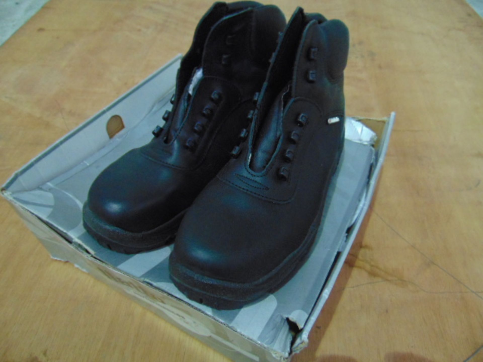 Pair of Unissued Jallatte Safety Boots Size 10 1/2